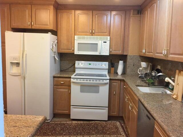 3450 S Ocean Boulevard 807 Property Photo 4