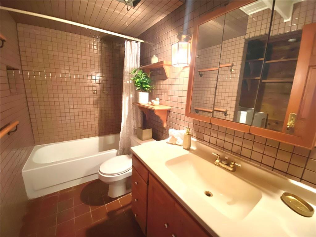 8506 Old Country Manor 213 Property Photo 29