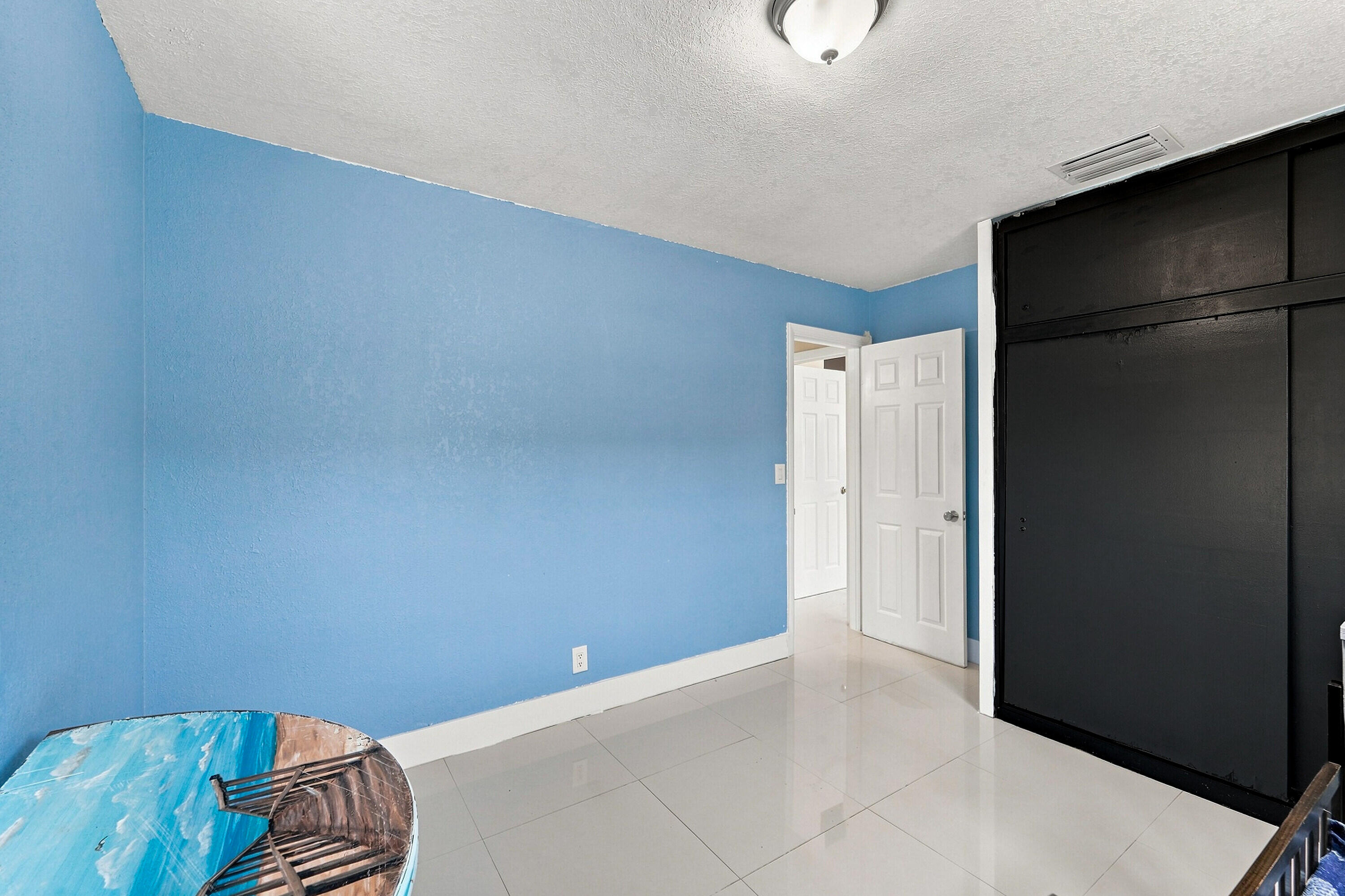 1010 Pinetree Drive Property Photo 8