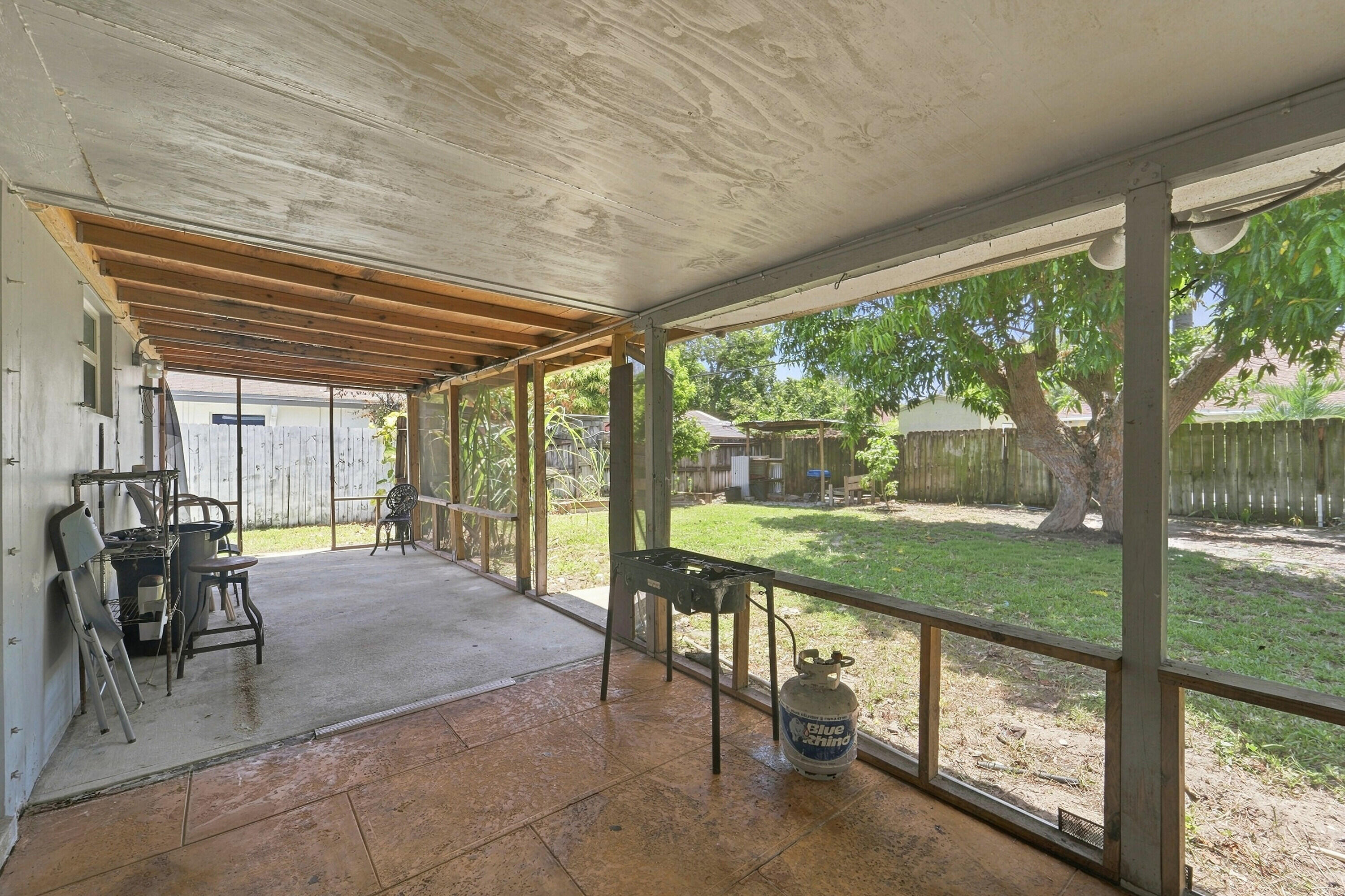 1010 Pinetree Drive Property Photo 11
