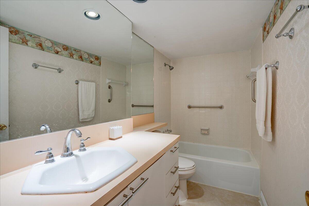 3450 S Ocean Boulevard 806 Property Photo 16