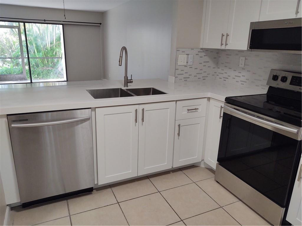 3275 Frederick Boulevard 12d Property Photo 2