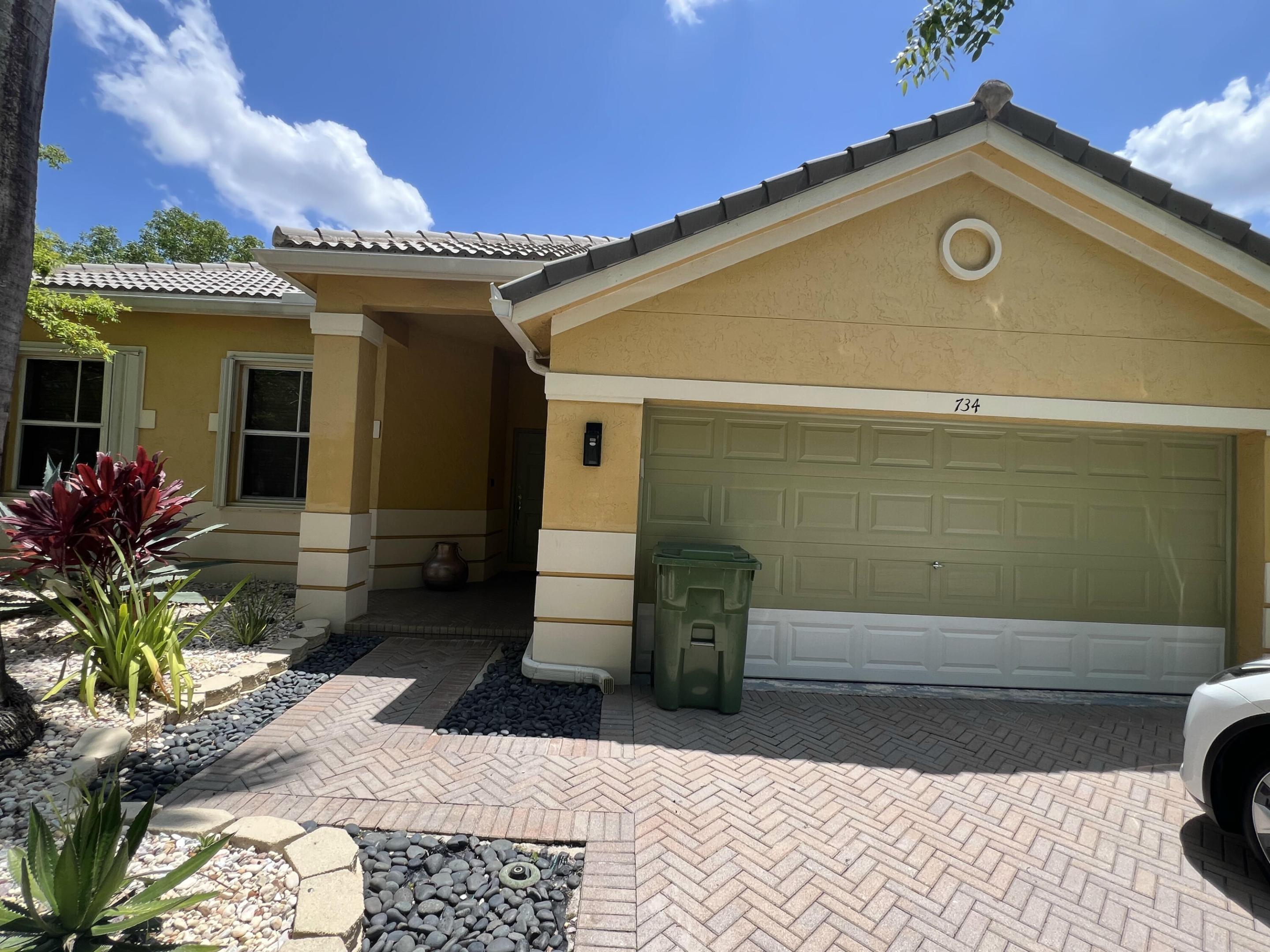 734 Lavender Circle Property Photo 1