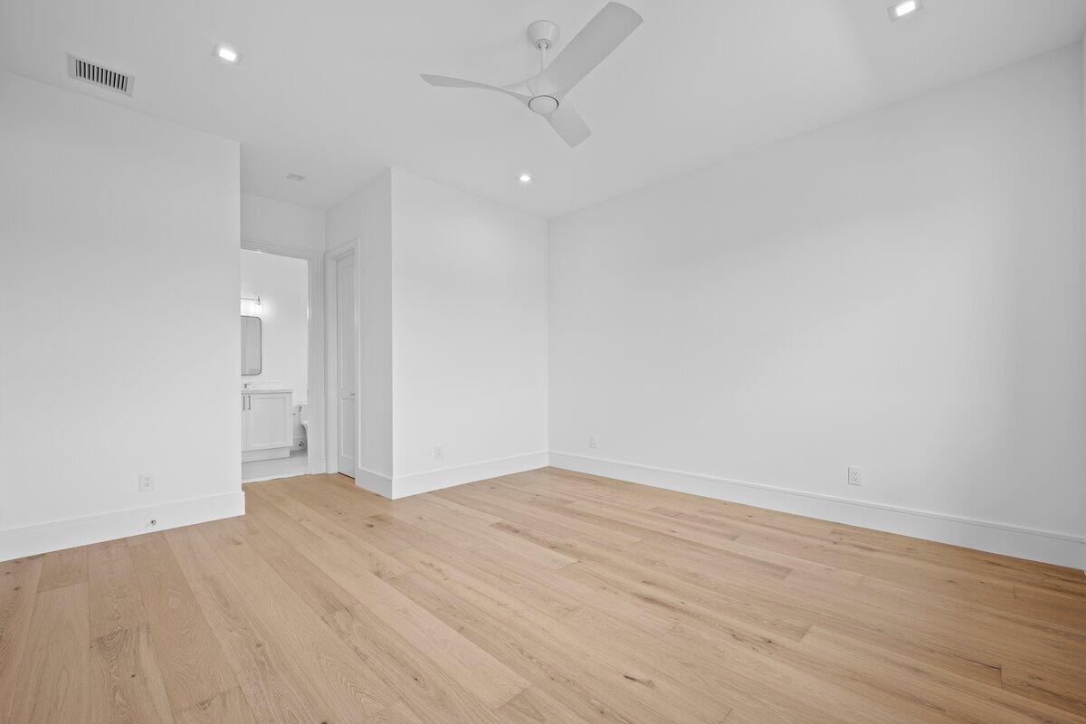 325 W Riverside Drive Property Photo 39