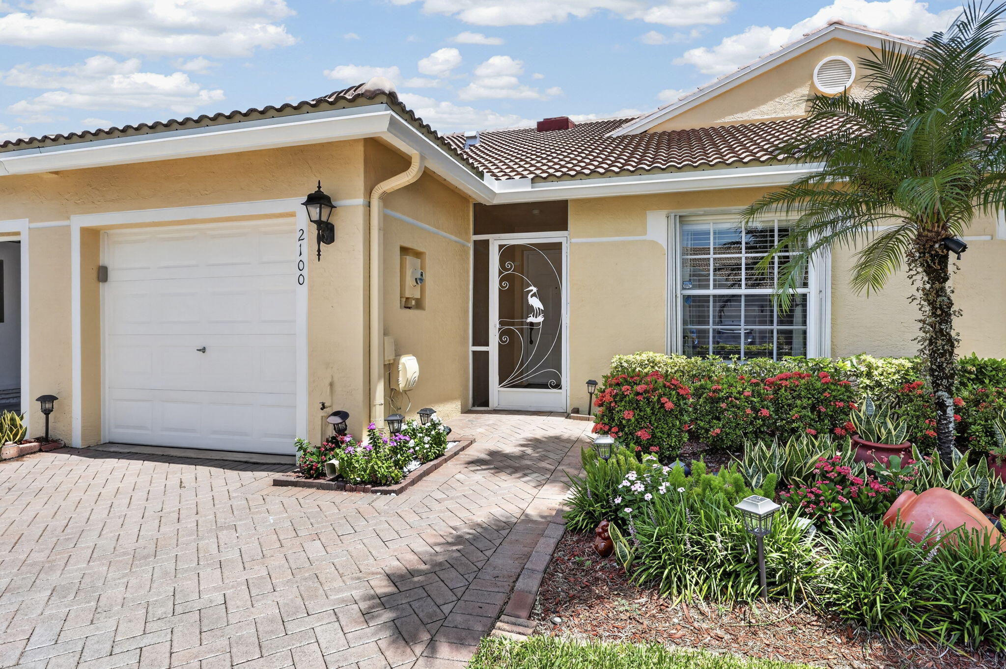 2100 Stonington Terrace Property Photo 1