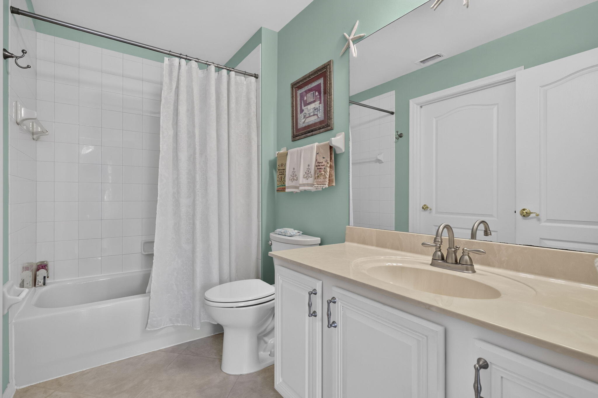 2100 Stonington Terrace Property Photo 7