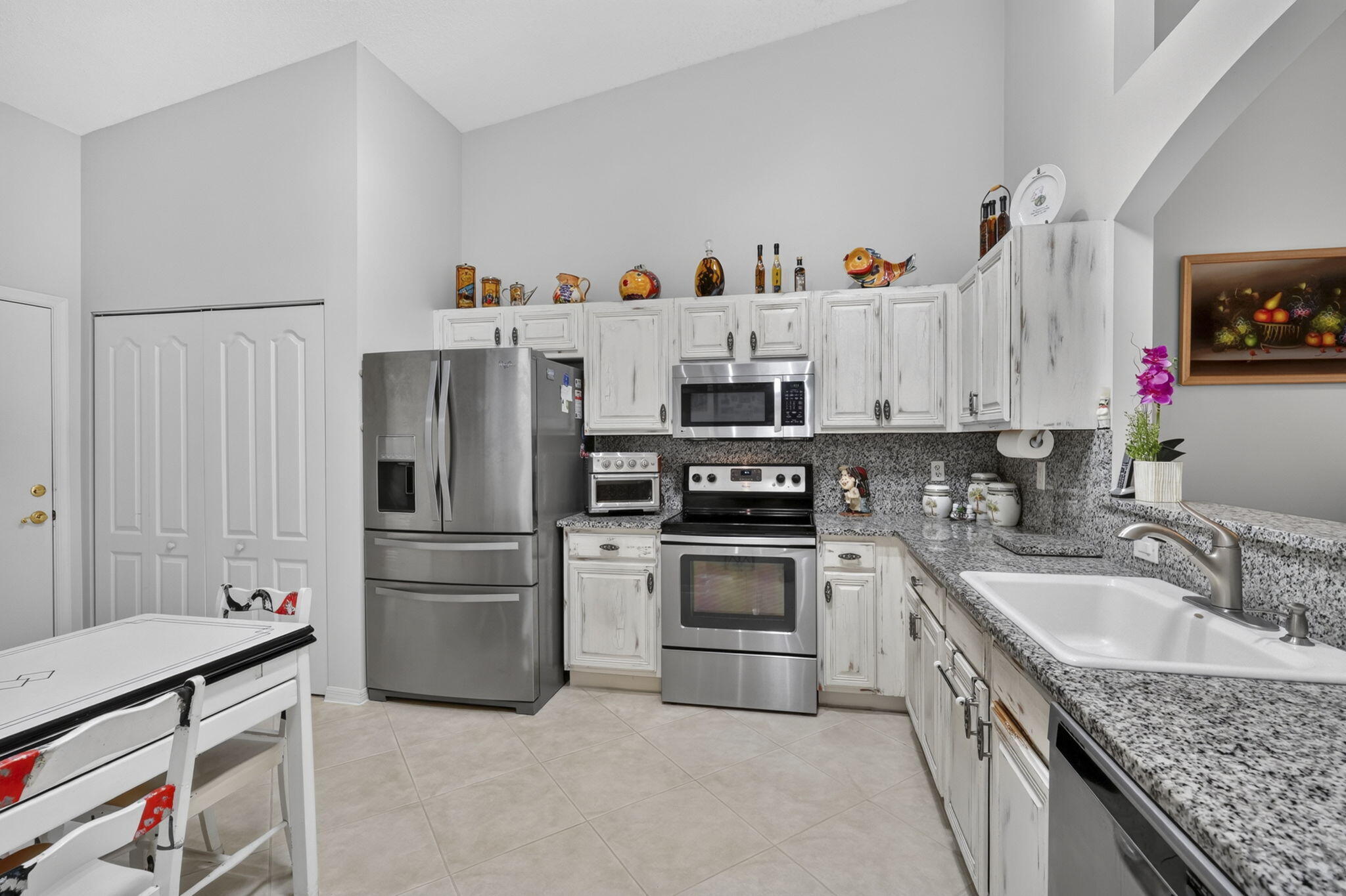 2100 Stonington Terrace Property Photo 10