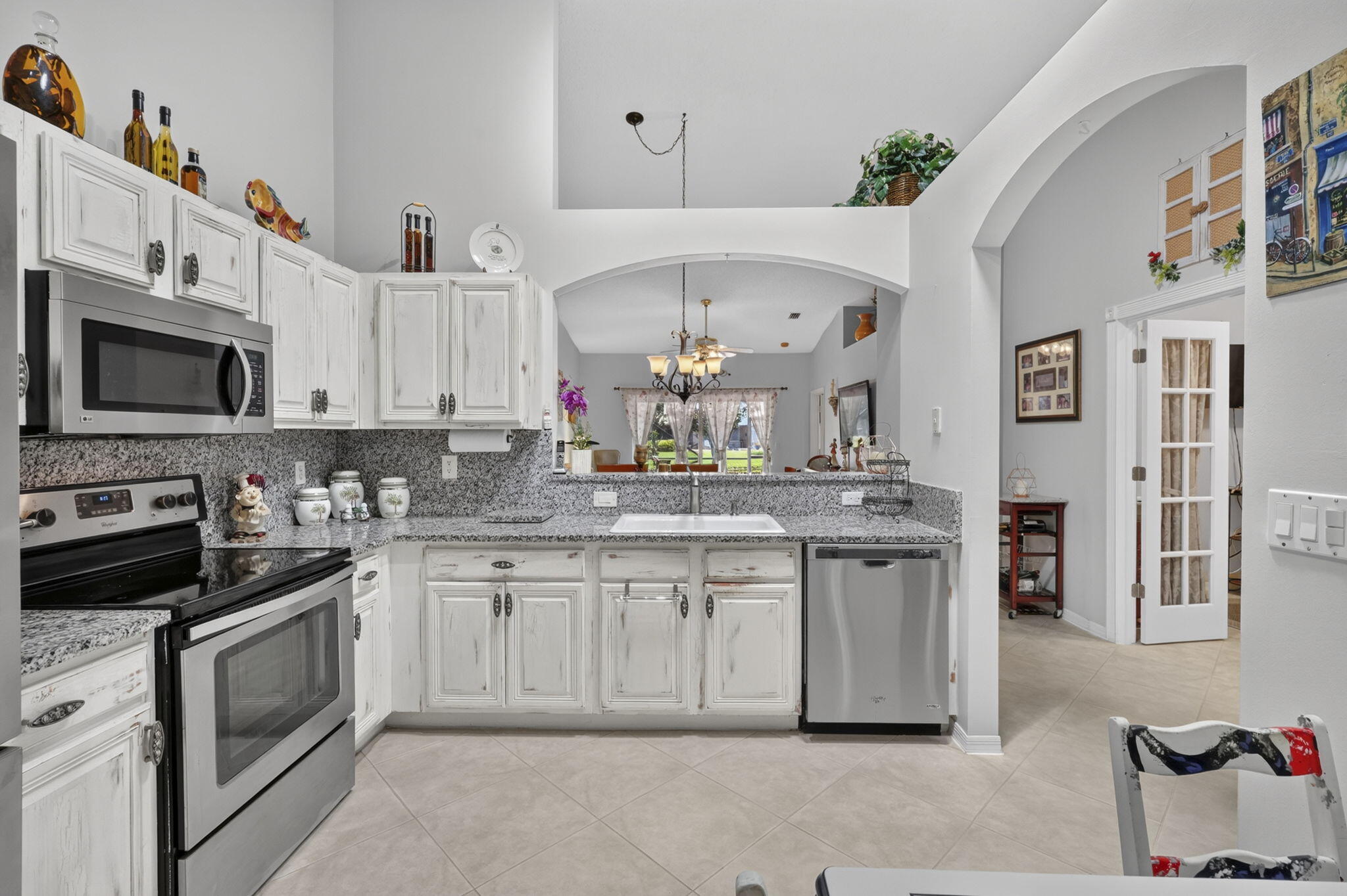 2100 Stonington Terrace Property Photo 11