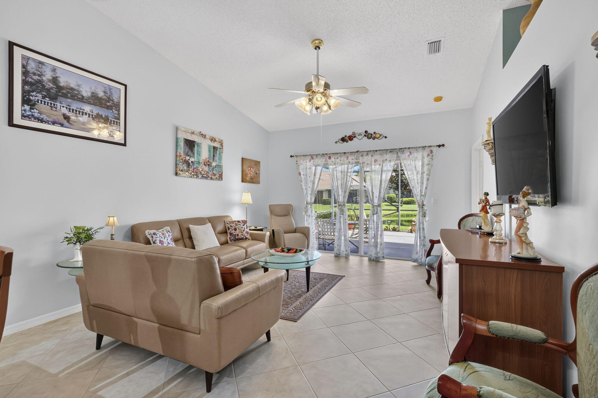 2100 Stonington Terrace Property Photo 18