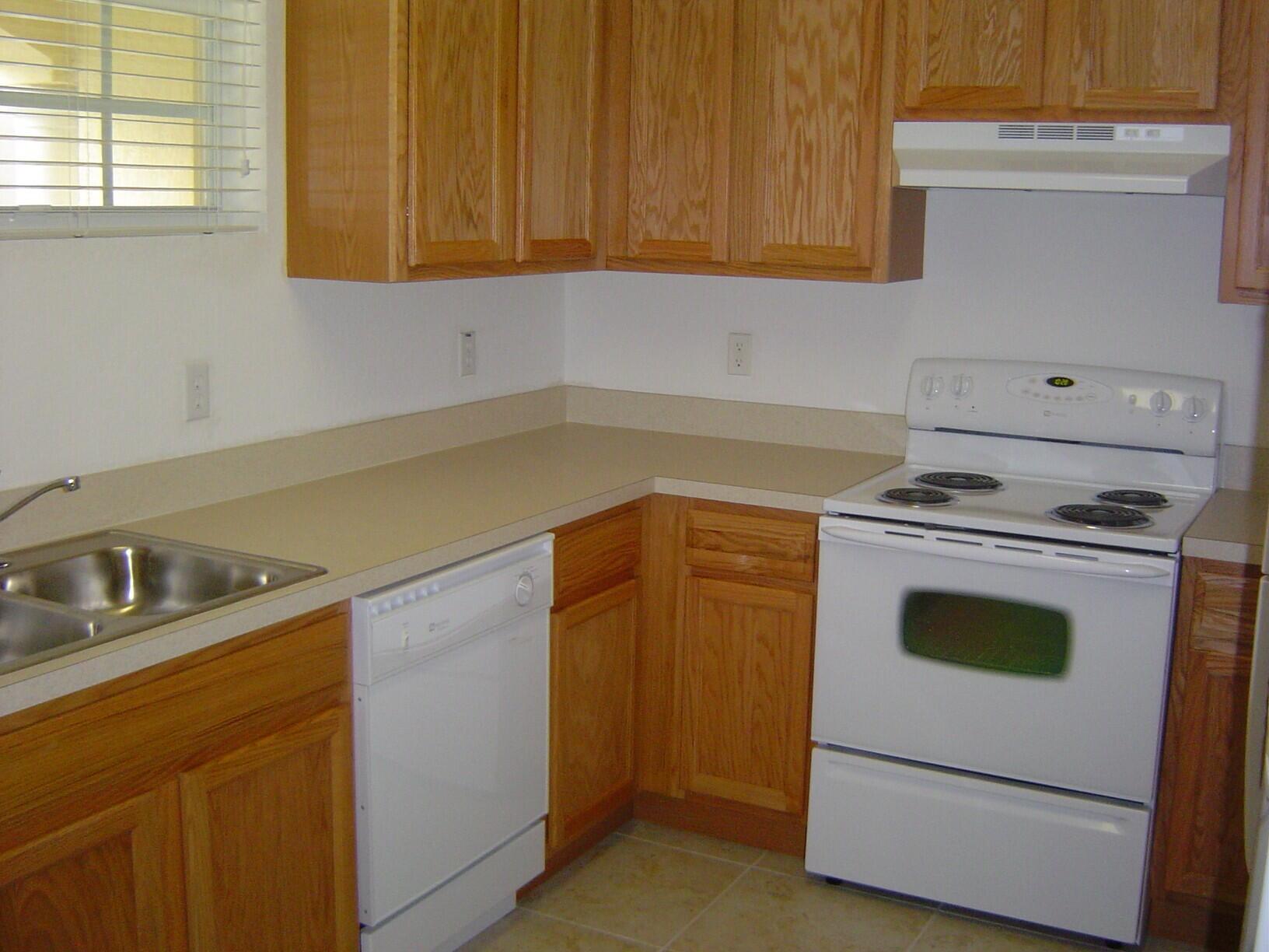 4809 N Wickham Circle B Property Photo 3
