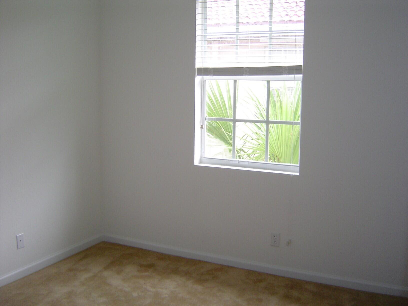 4809 N Wickham Circle B Property Photo 4