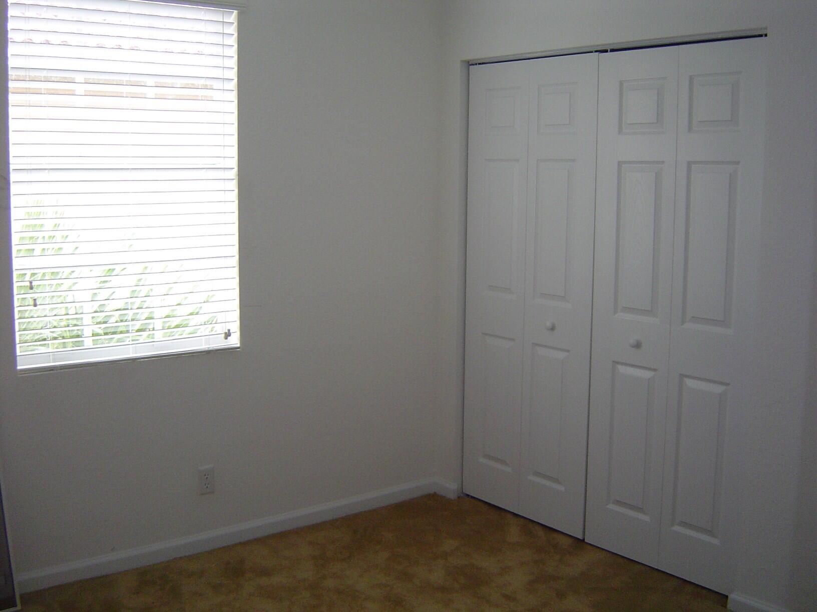 4809 N Wickham Circle B Property Photo 5