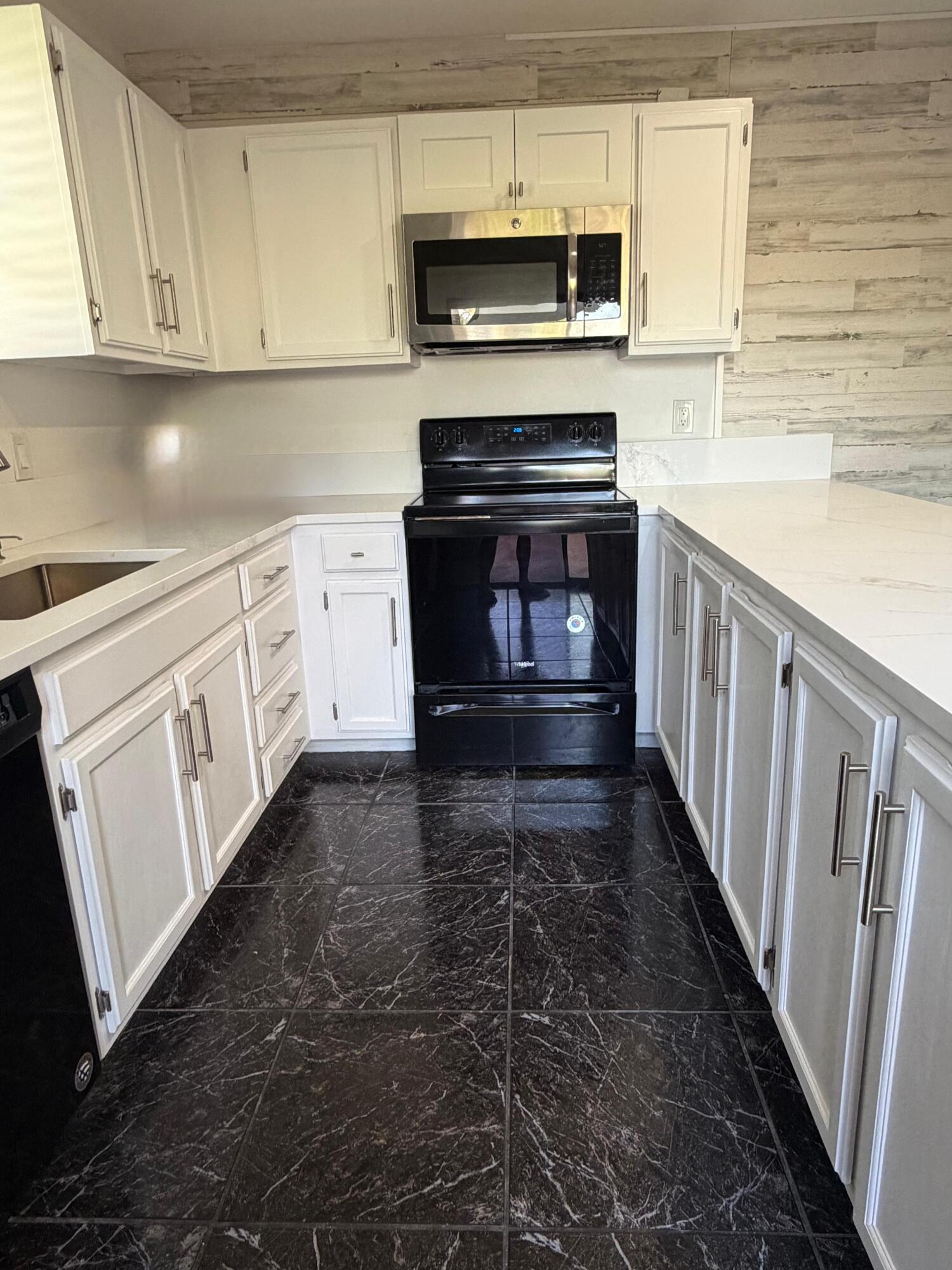 110 N Delaware Boulevard 19c Property Photo 5