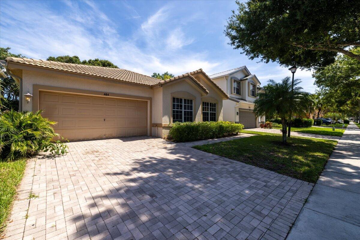 4841 N Classical Boulevard Property Photo 1