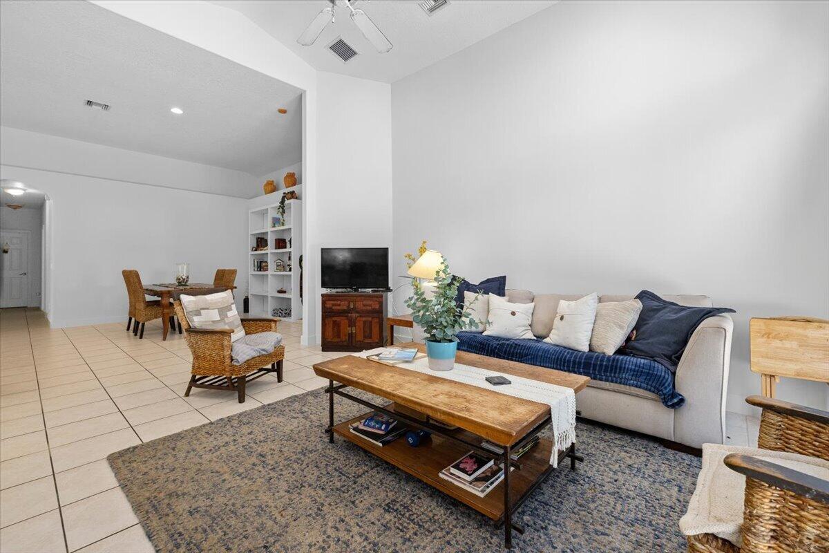 4841 N Classical Boulevard Property Photo 11