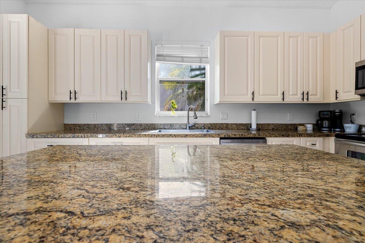 4841 N Classical Boulevard Property Photo 17