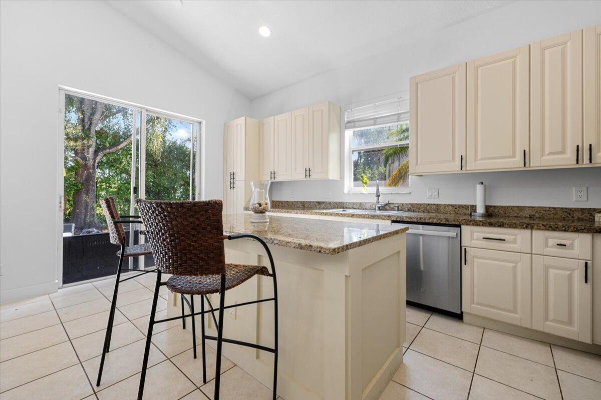4841 N Classical Boulevard Property Photo 18