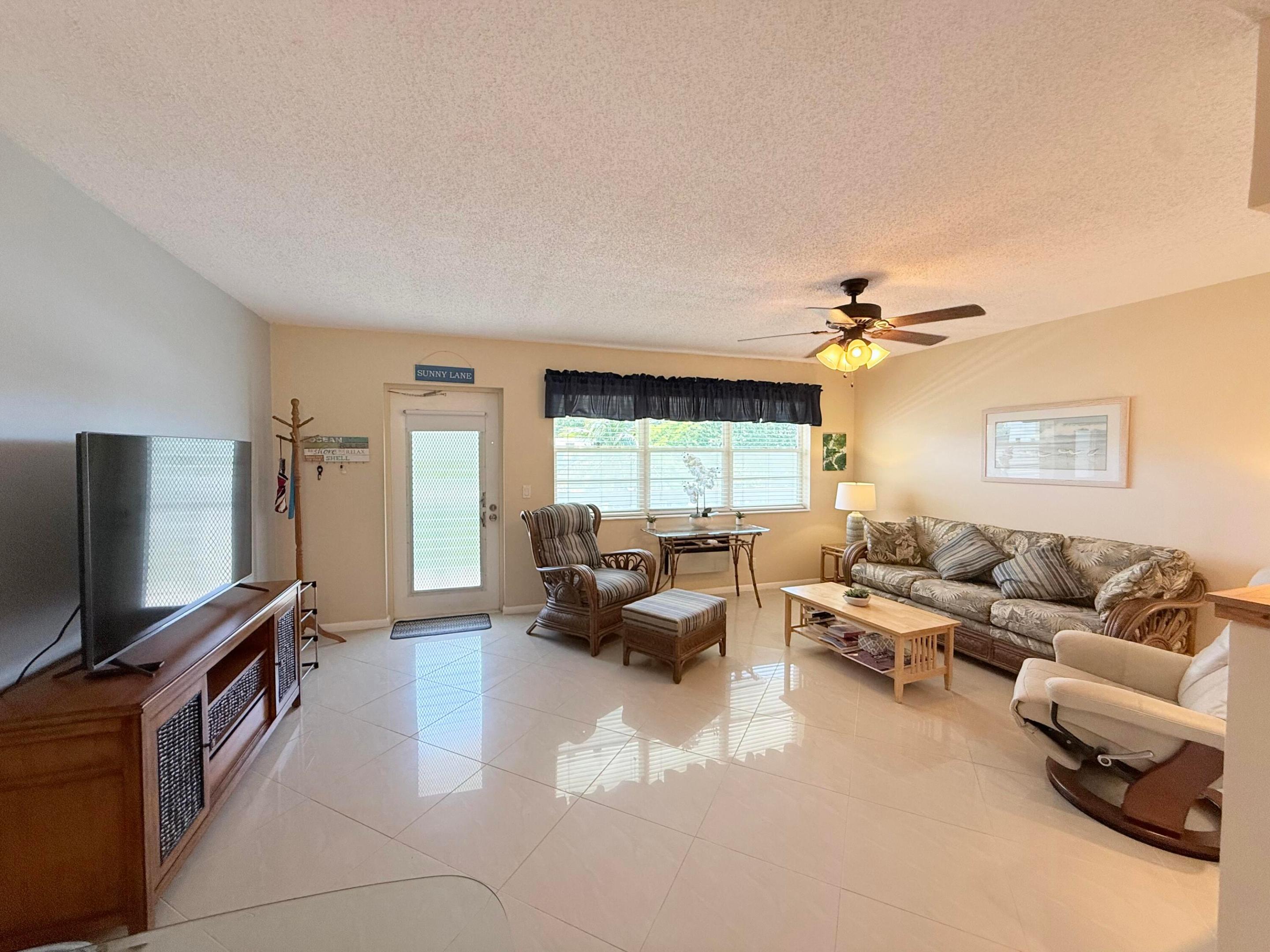 22 Markham A Property Photo 2