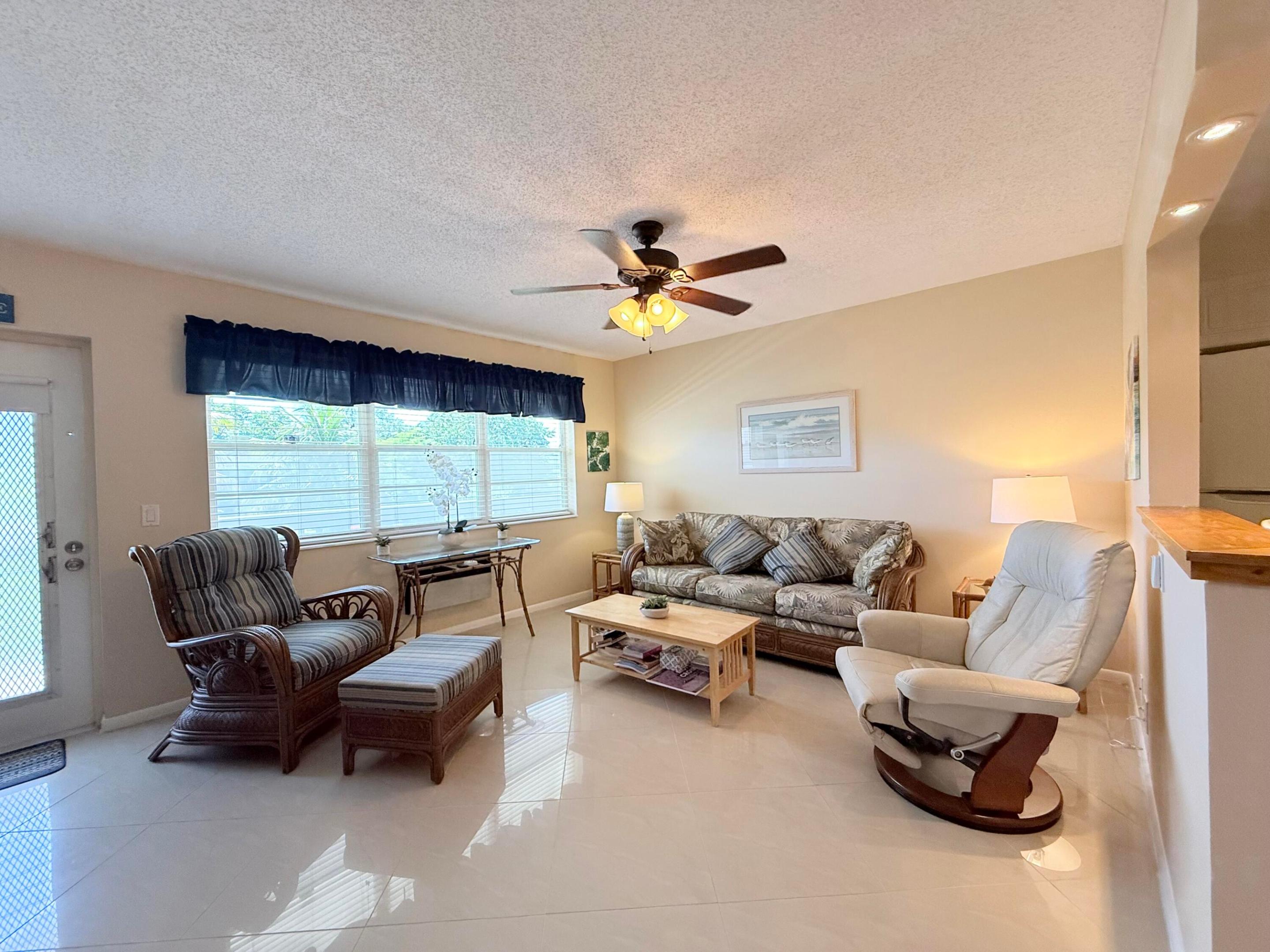 22 Markham A Property Photo 3