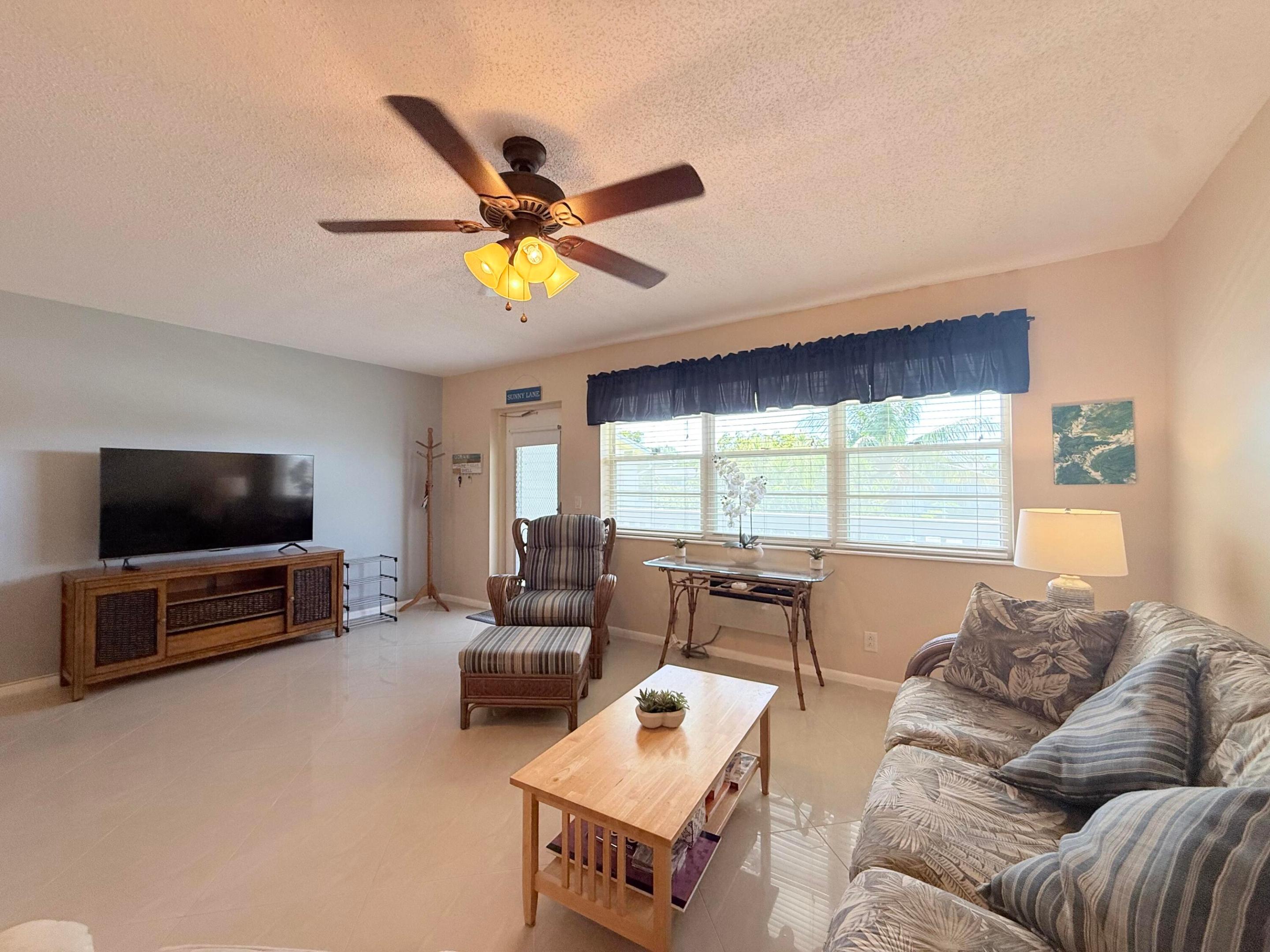 22 Markham A Property Photo 6