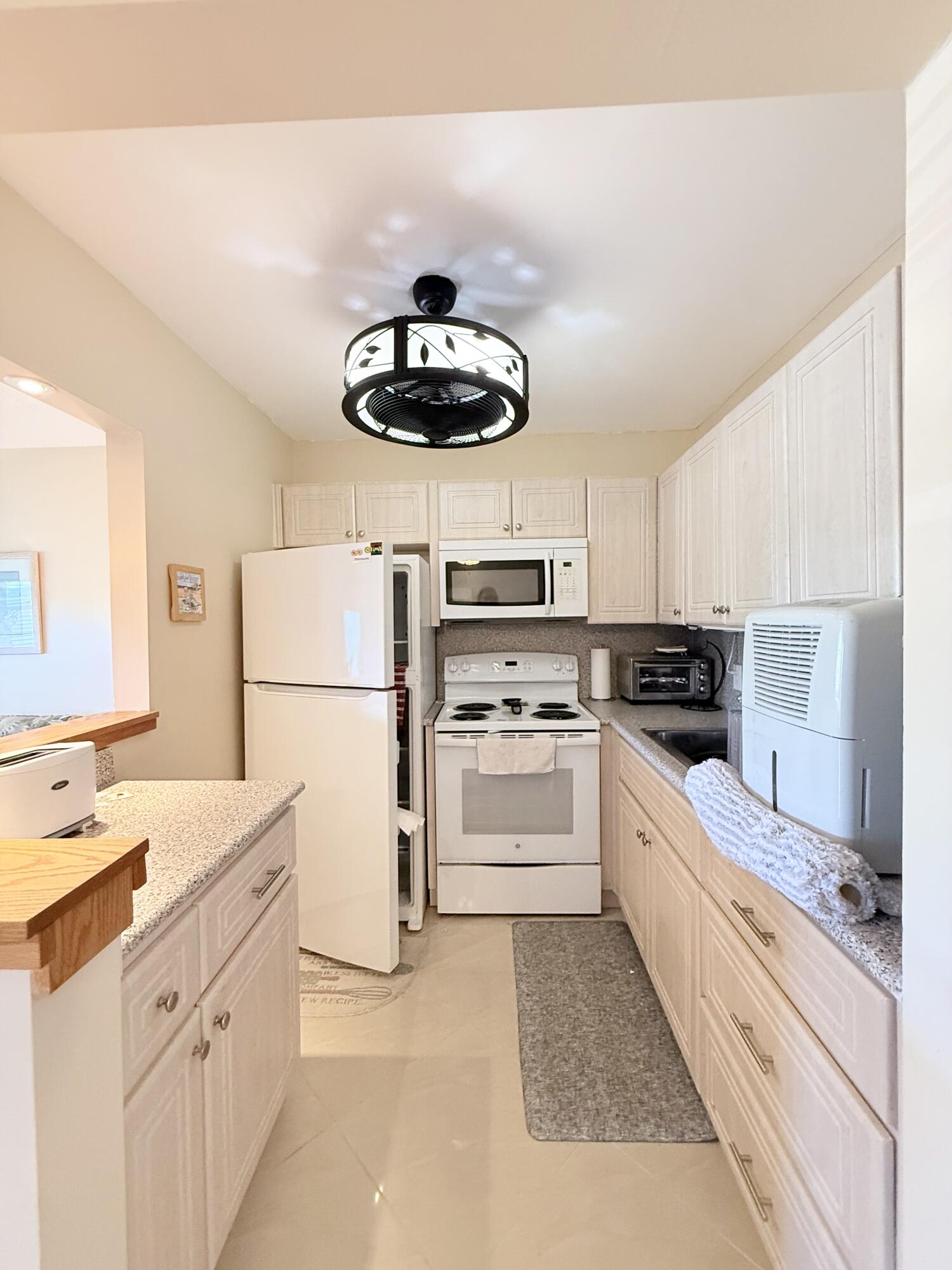 22 Markham A Property Photo 12