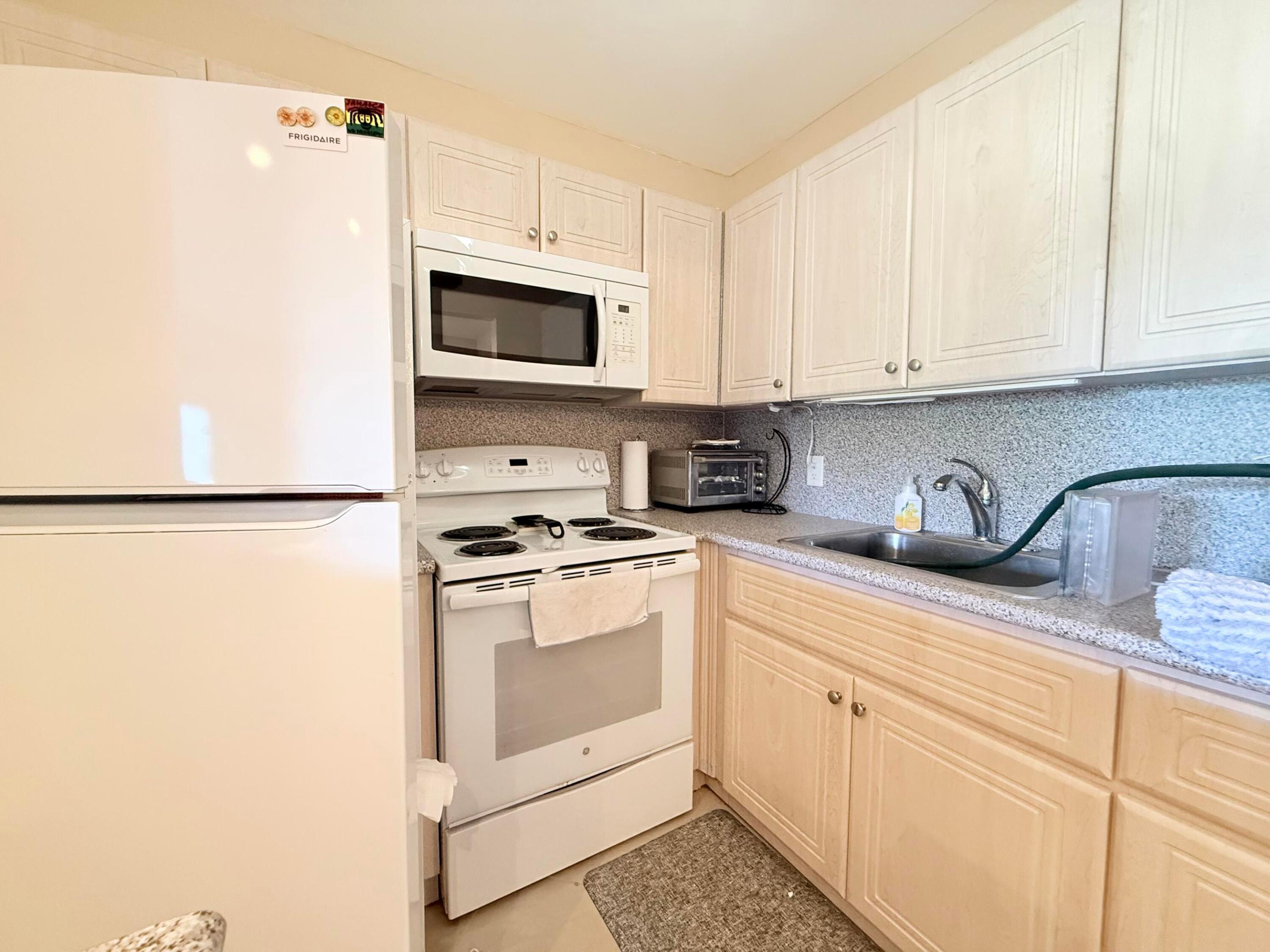 22 Markham A Property Photo 13