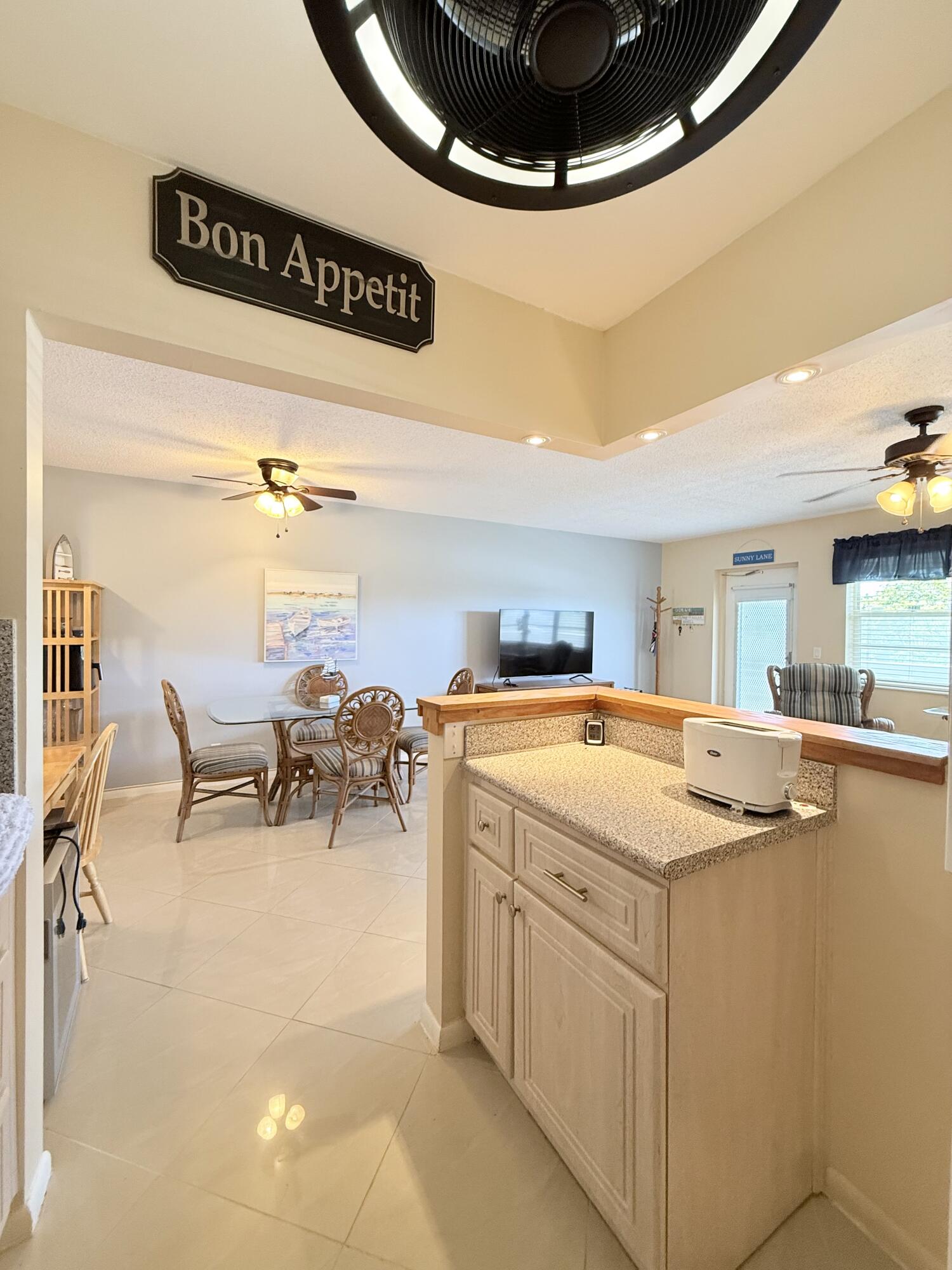 22 Markham A Property Photo 14