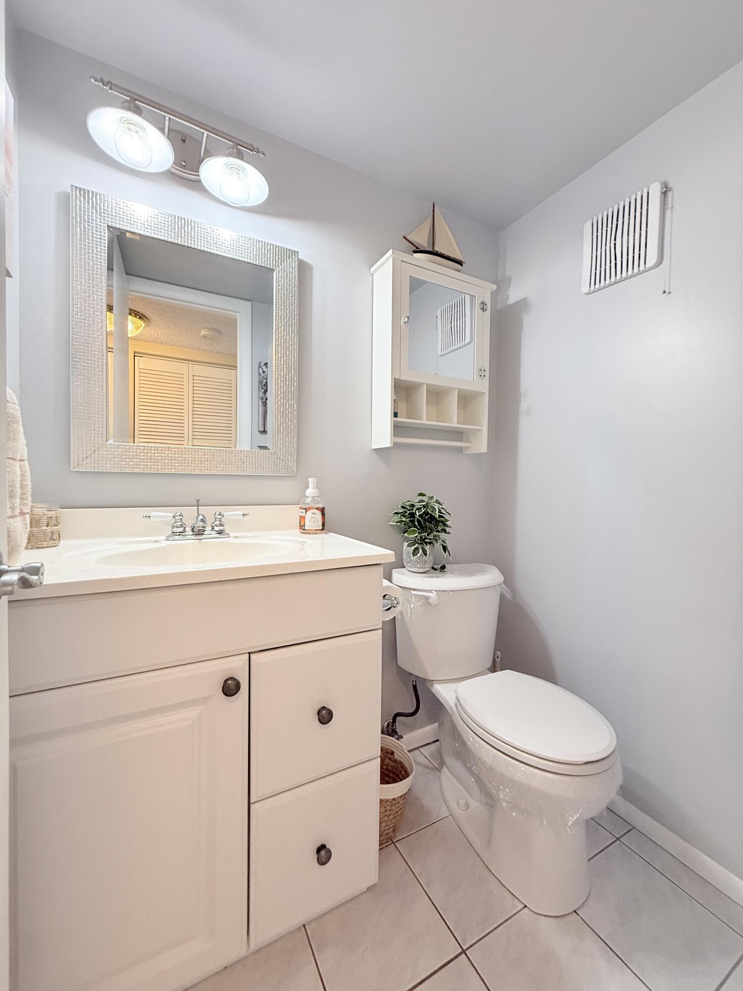 22 Markham A Property Photo 17