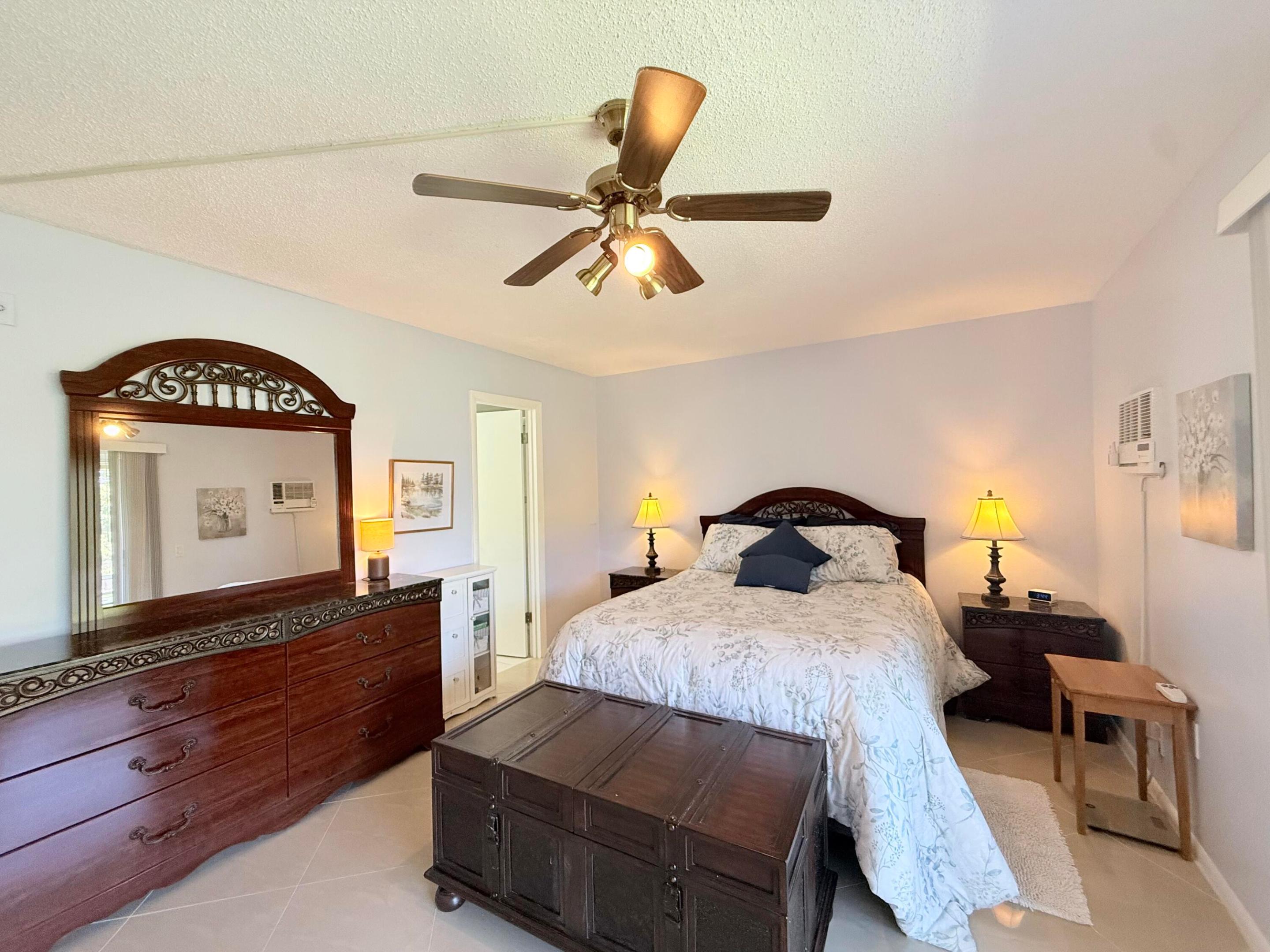 22 Markham A Property Photo 19