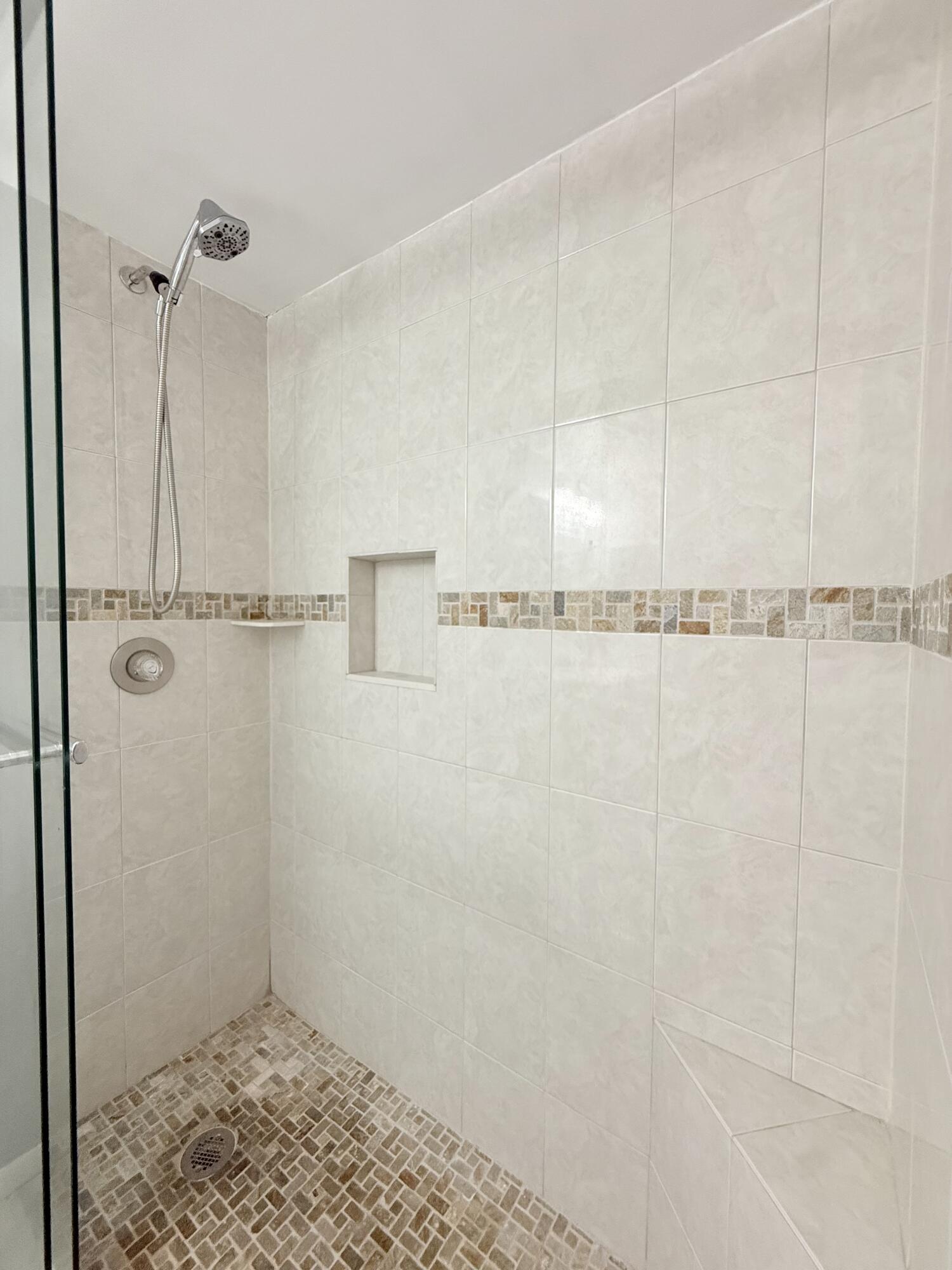 22 Markham A Property Photo 25
