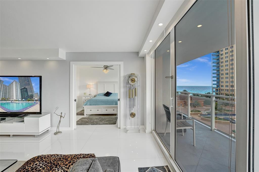 2030 S Ocean Drive 510 Property Photo 14
