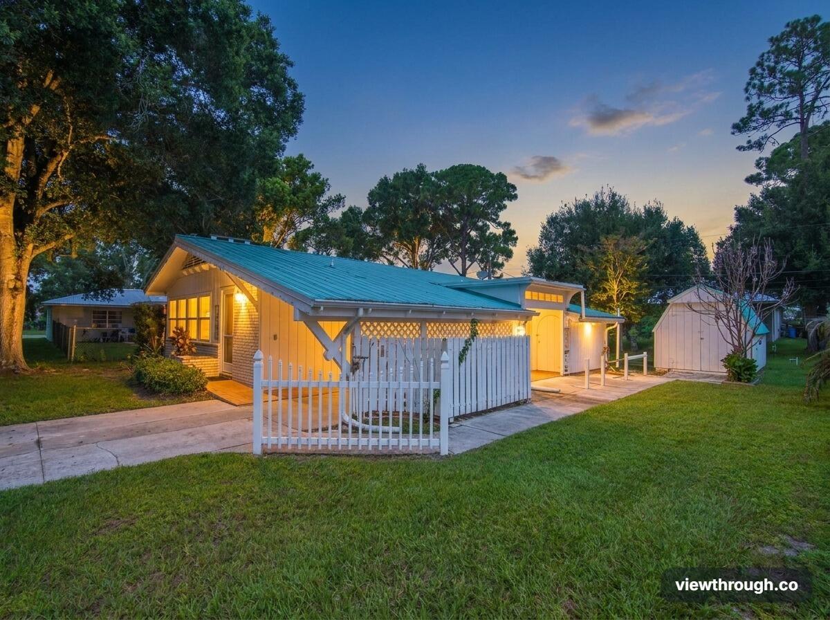 7204 PASO ROBLES Boulevard Property Photo 1