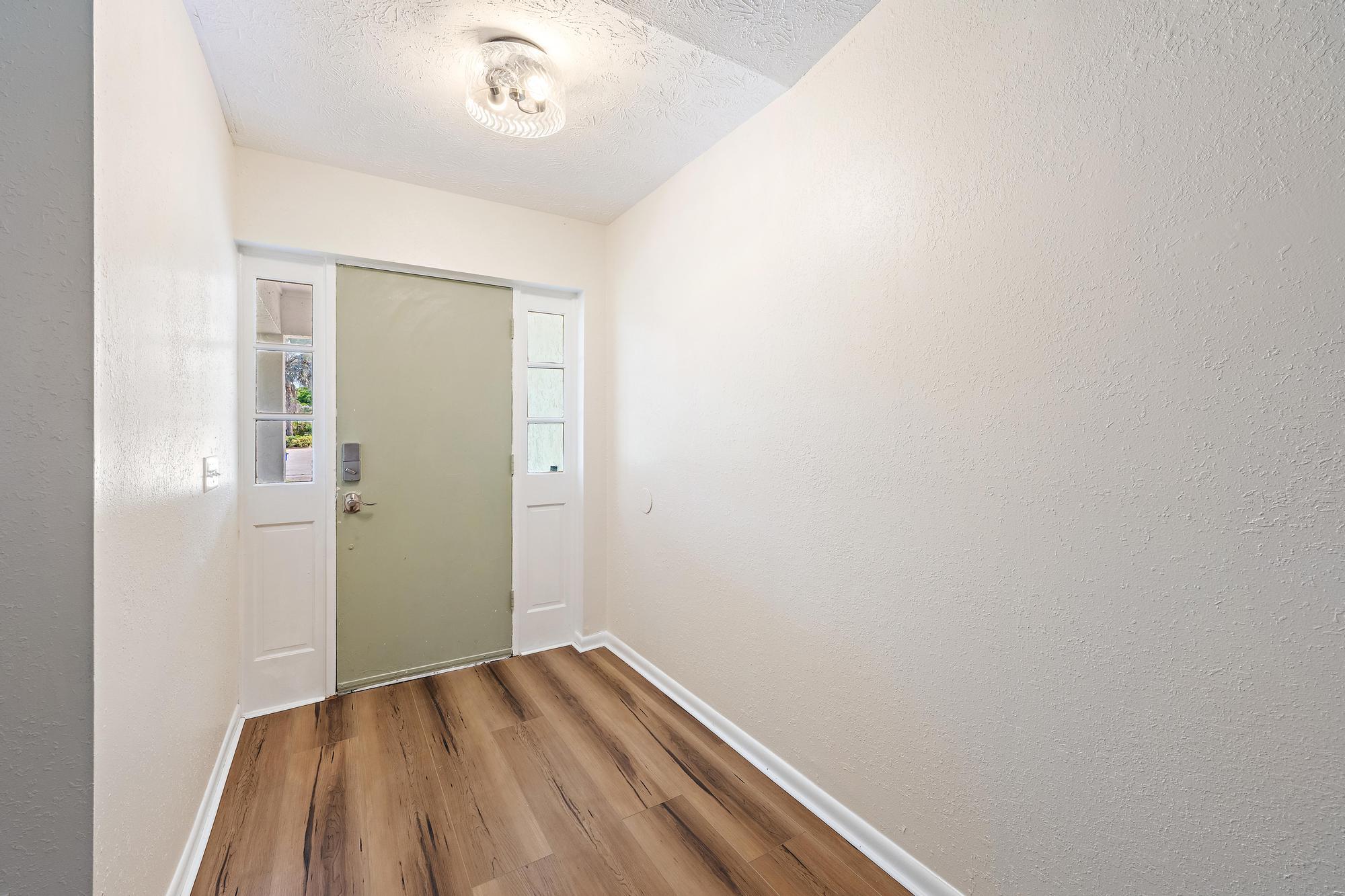 1163 Nw 16th Place Property Photo 3