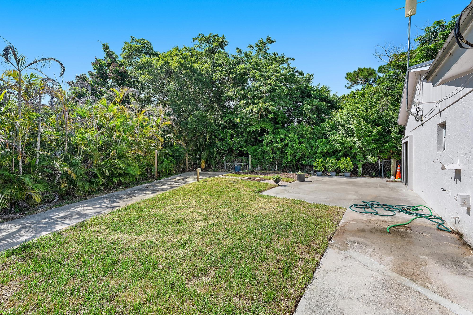 1163 Nw 16th Place Property Photo 19