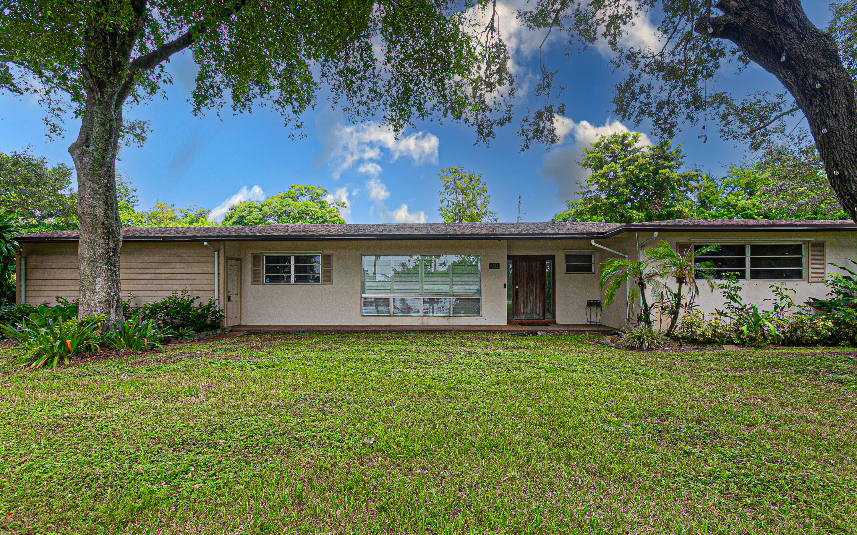 4511 E Country Club Circle Property Photo 1