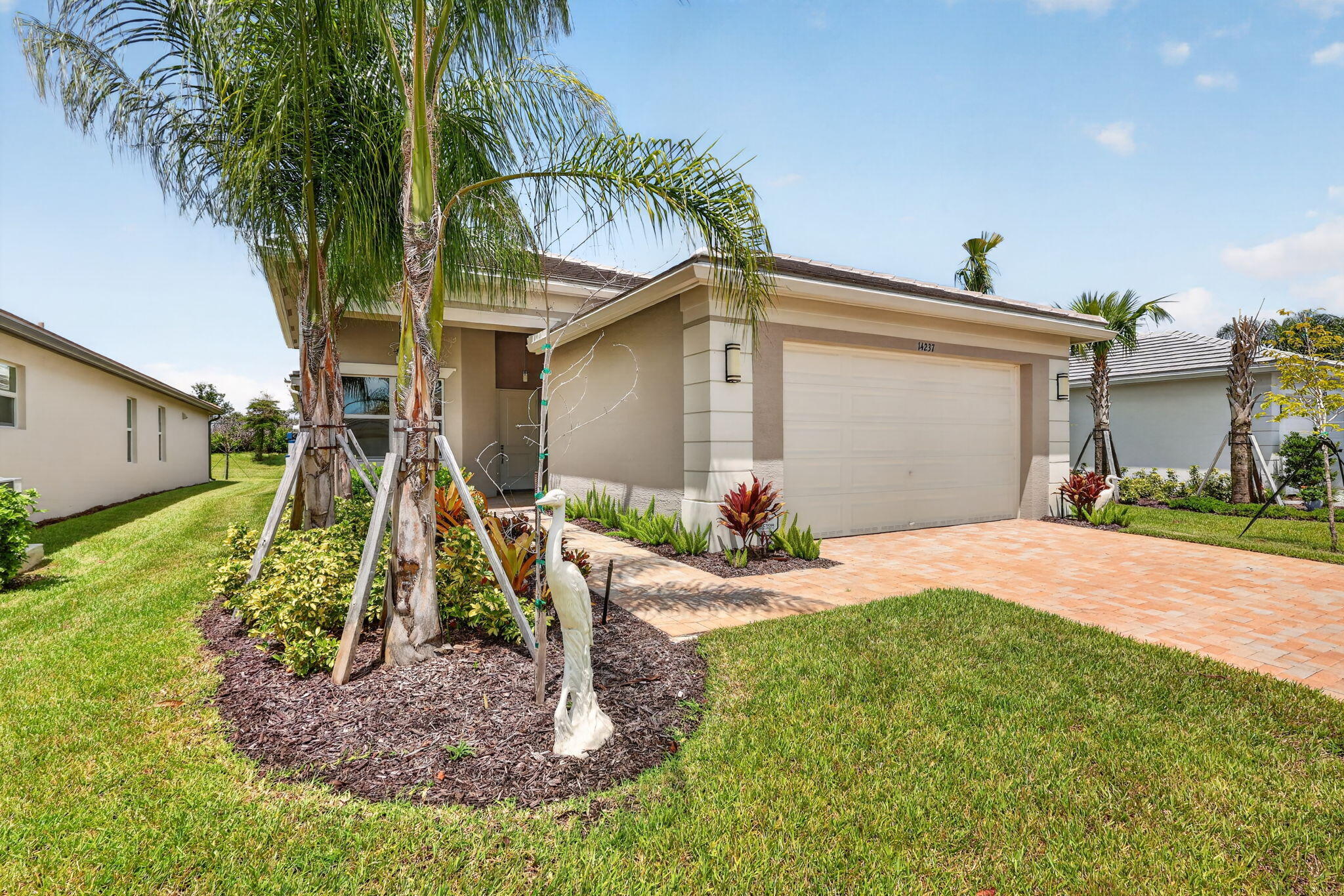 14237 Sw Waterfall Lane Property Photo 1