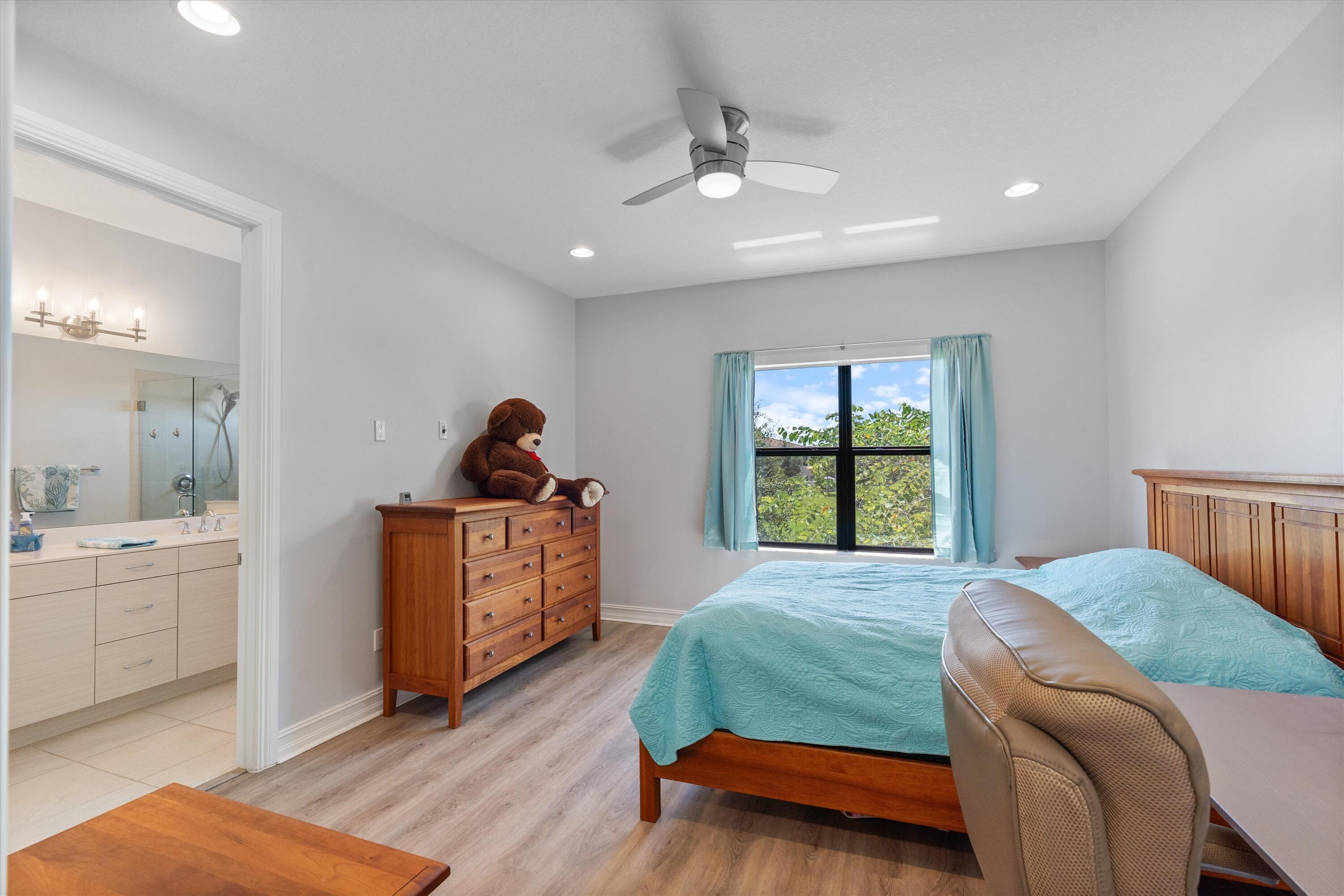 10076 Brickhill Drive Property Photo 13
