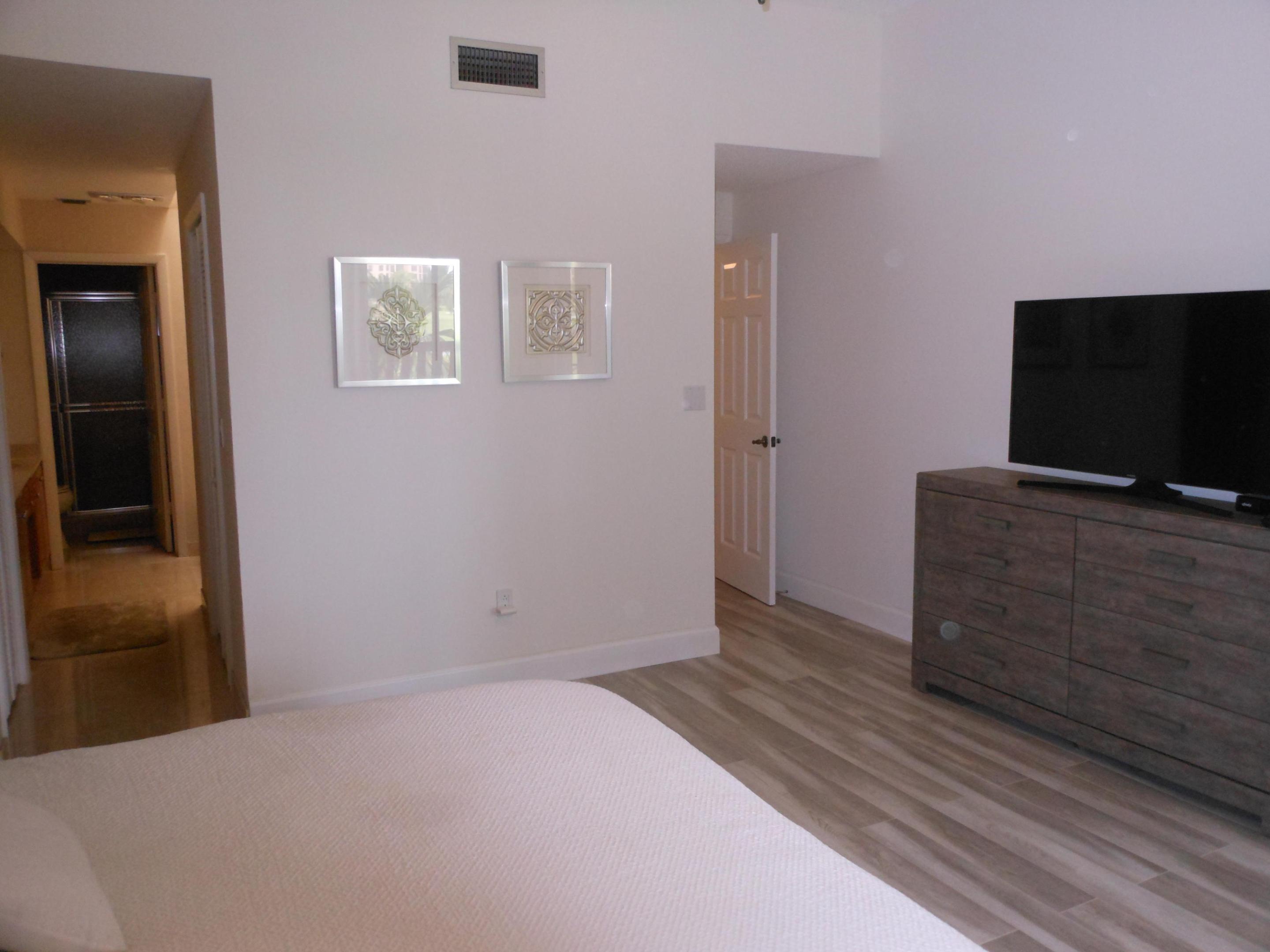7472 La Paz Boulevard 309 Property Photo 7