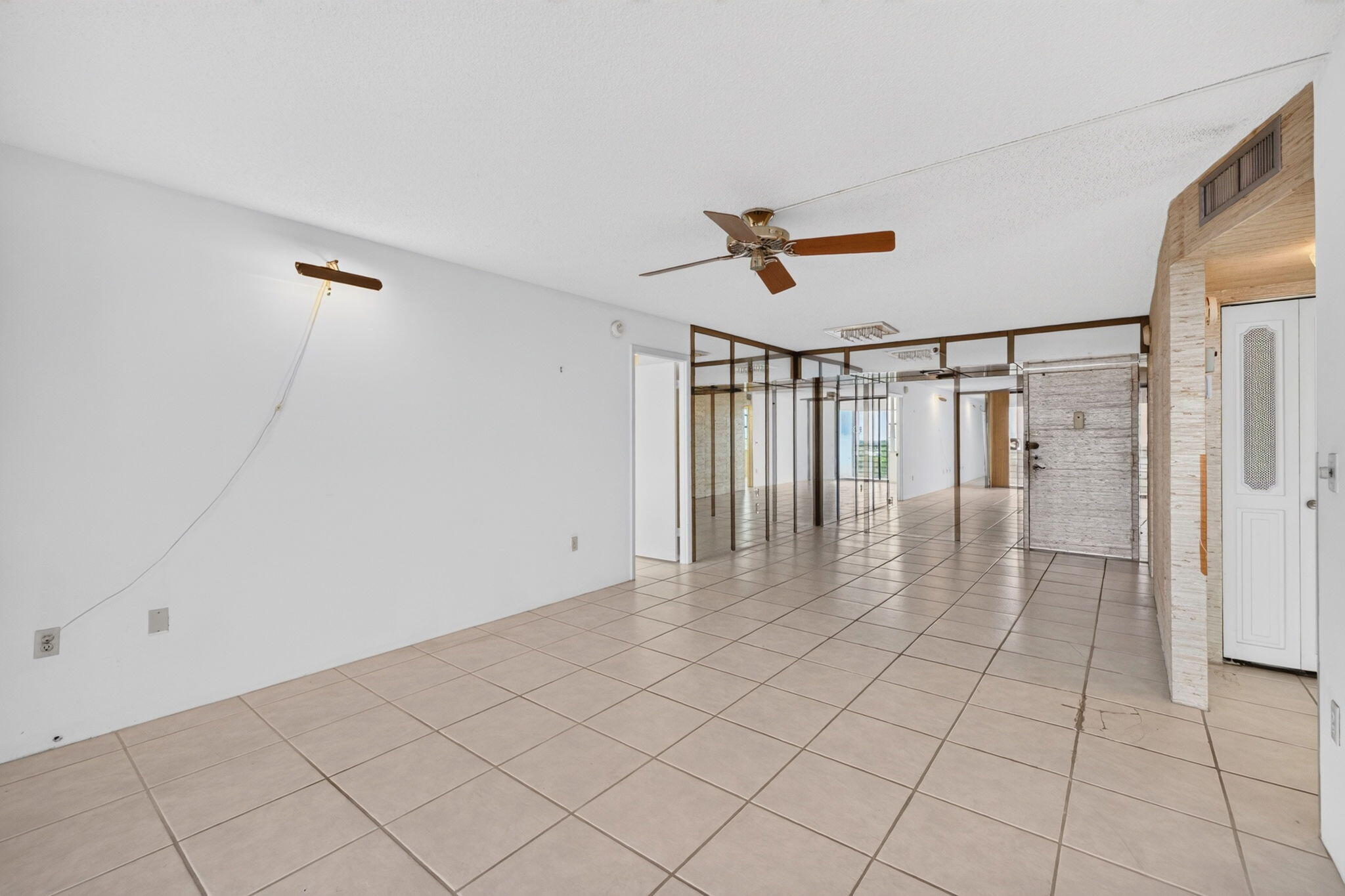 1100 St Charles Place Ph3 Property Photo 20