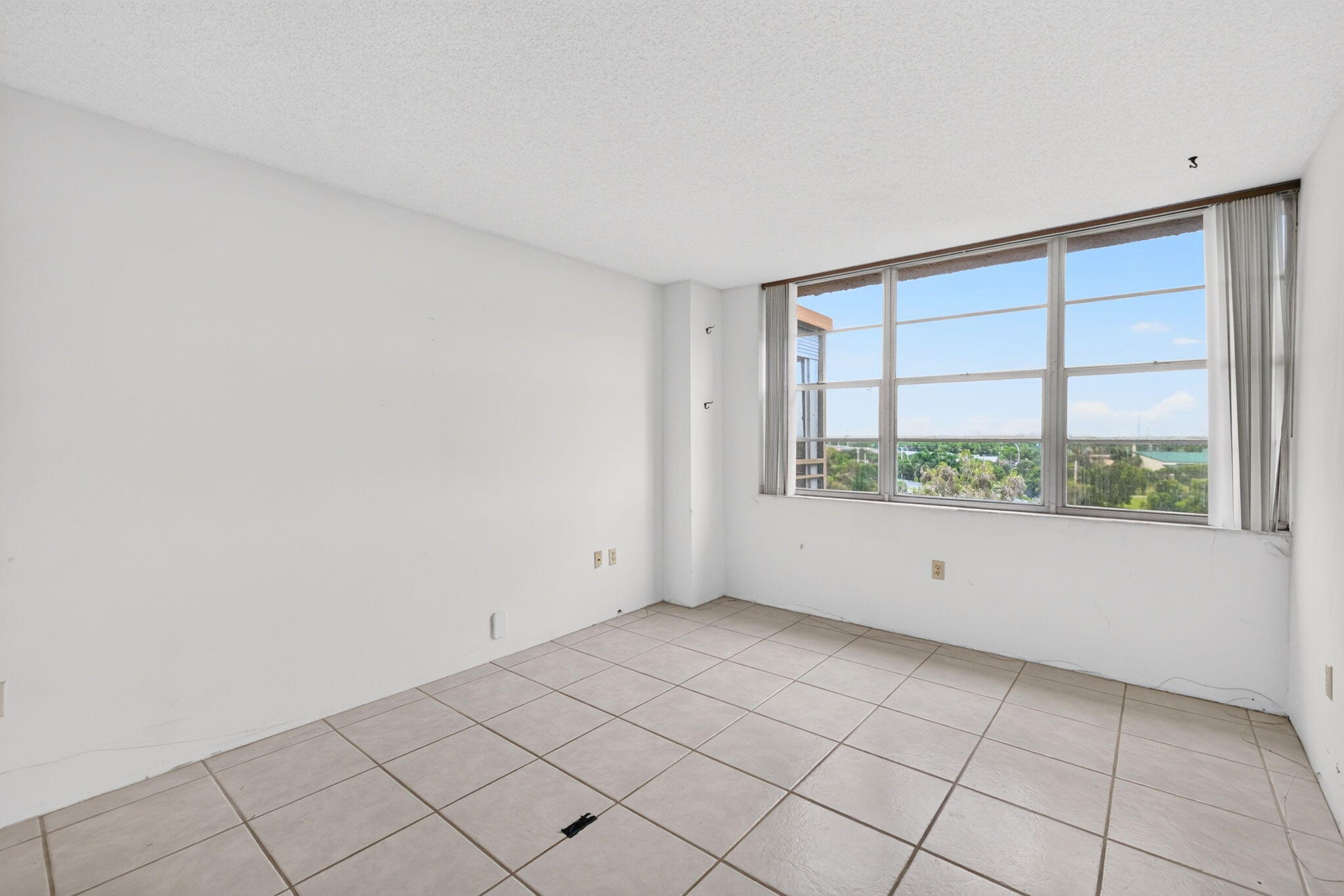 1100 St Charles Place Ph3 Property Photo 37