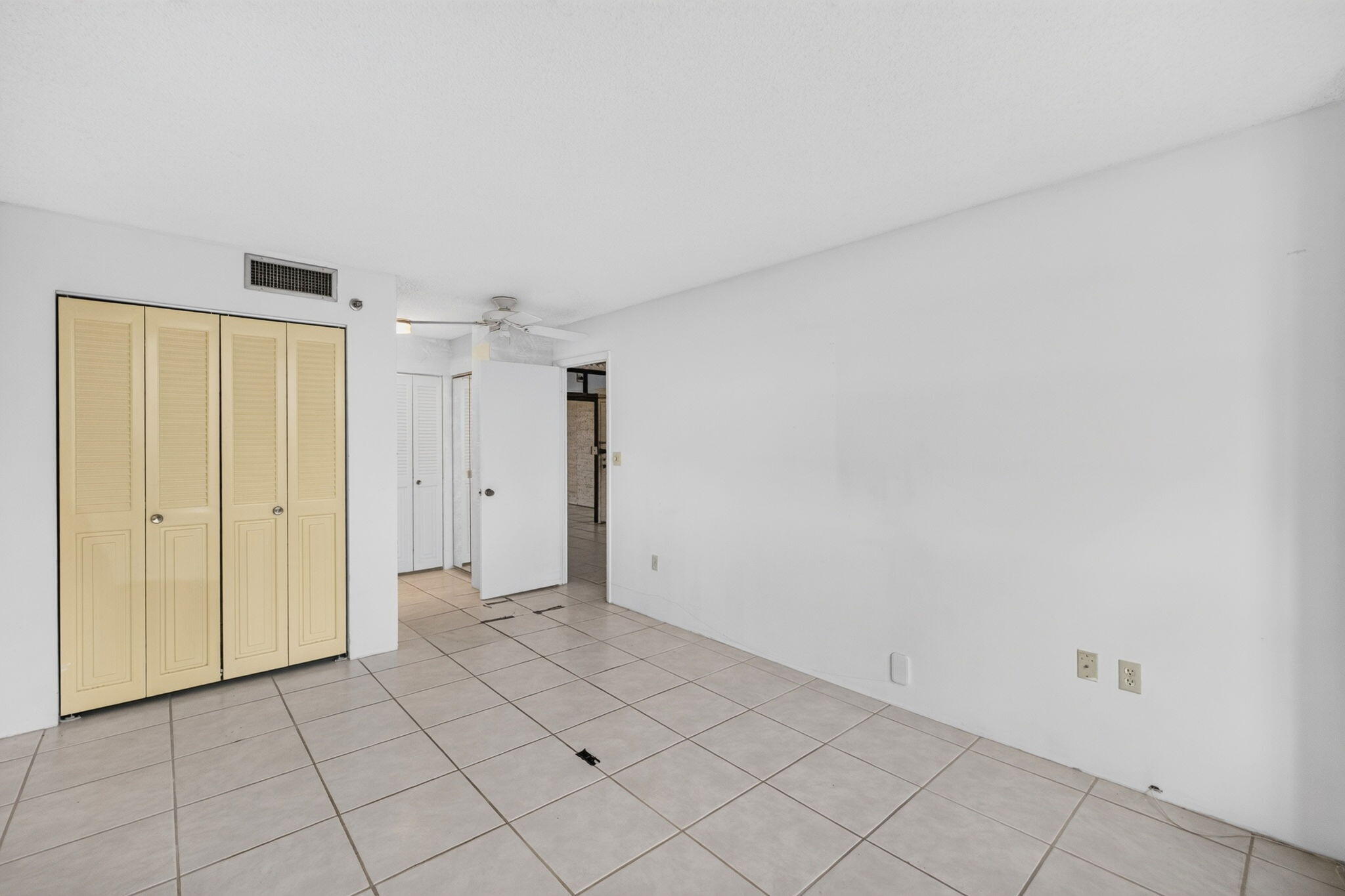 1100 St Charles Place Ph3 Property Photo 39