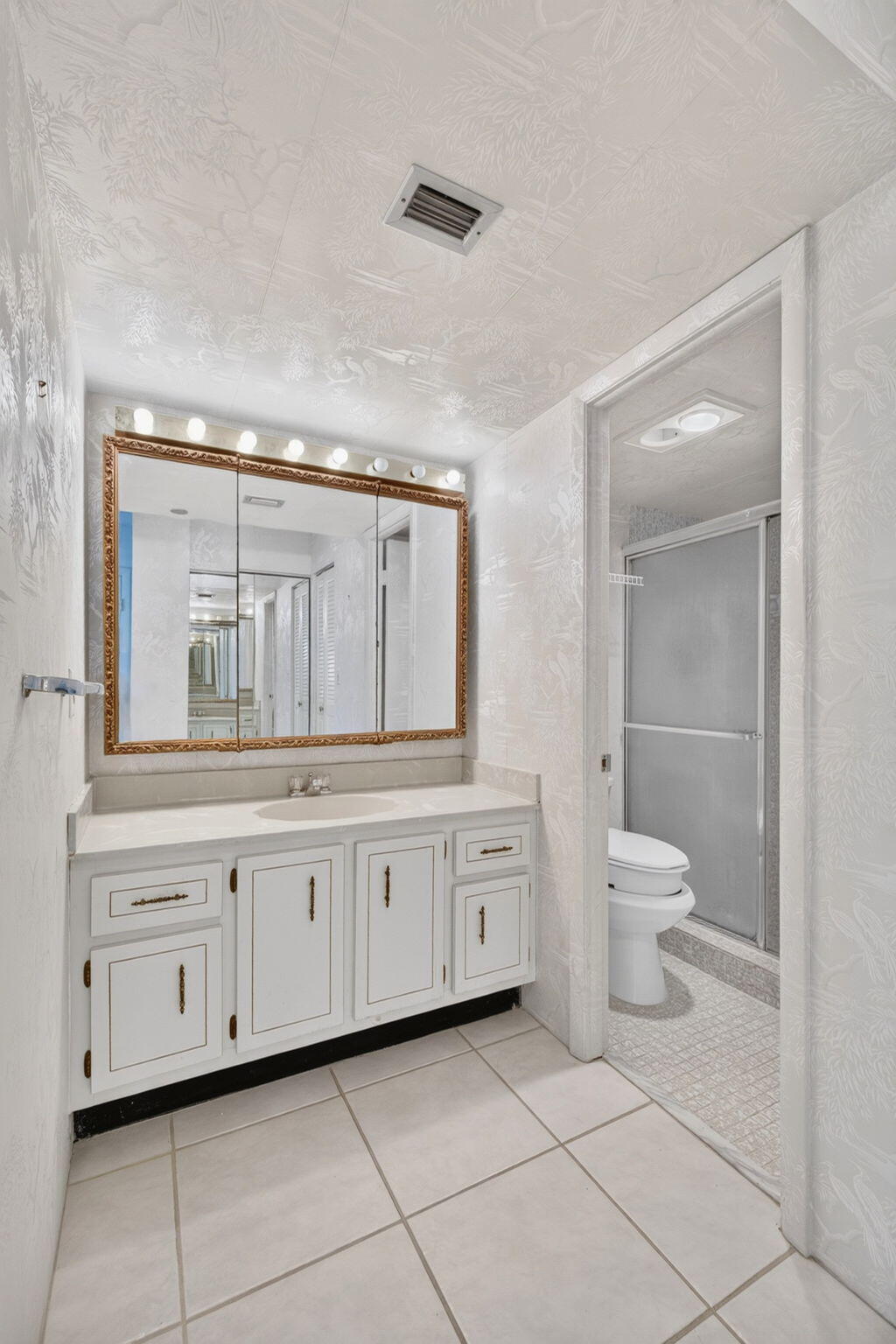 1100 St Charles Place Ph3 Property Photo 42