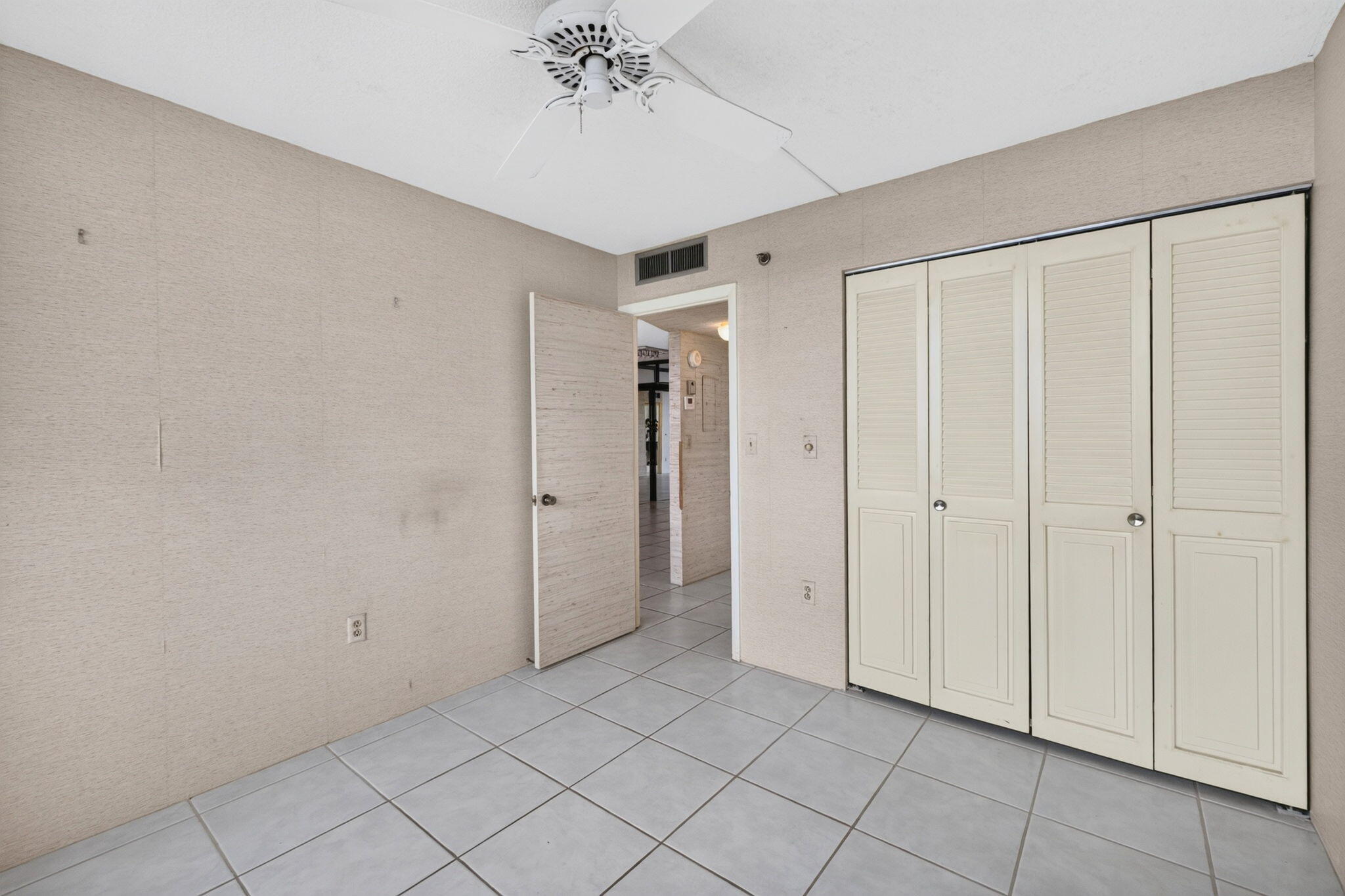1100 St Charles Place Ph3 Property Photo 51