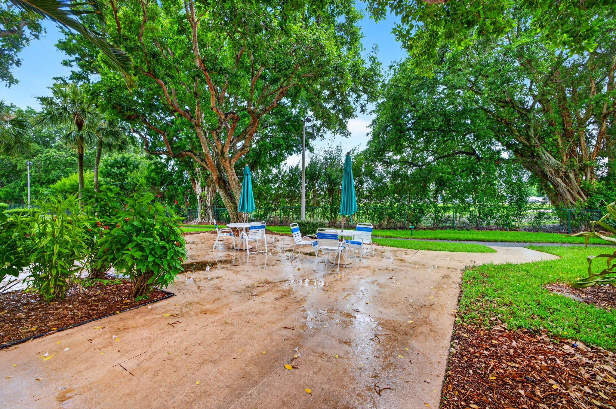 1100 St Charles Place Ph3 Property Photo 60