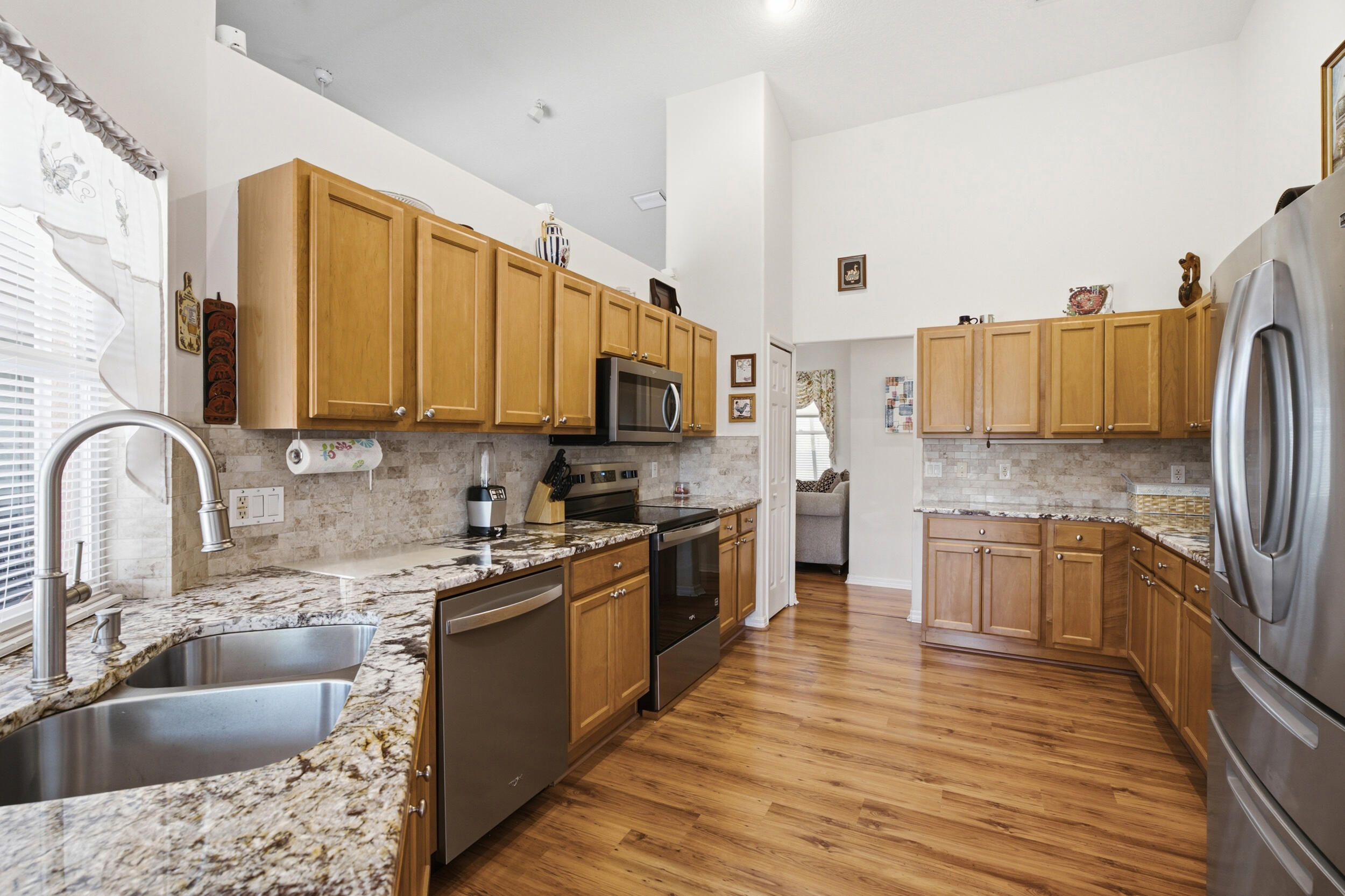 6445 36th Place Property Photo 8
