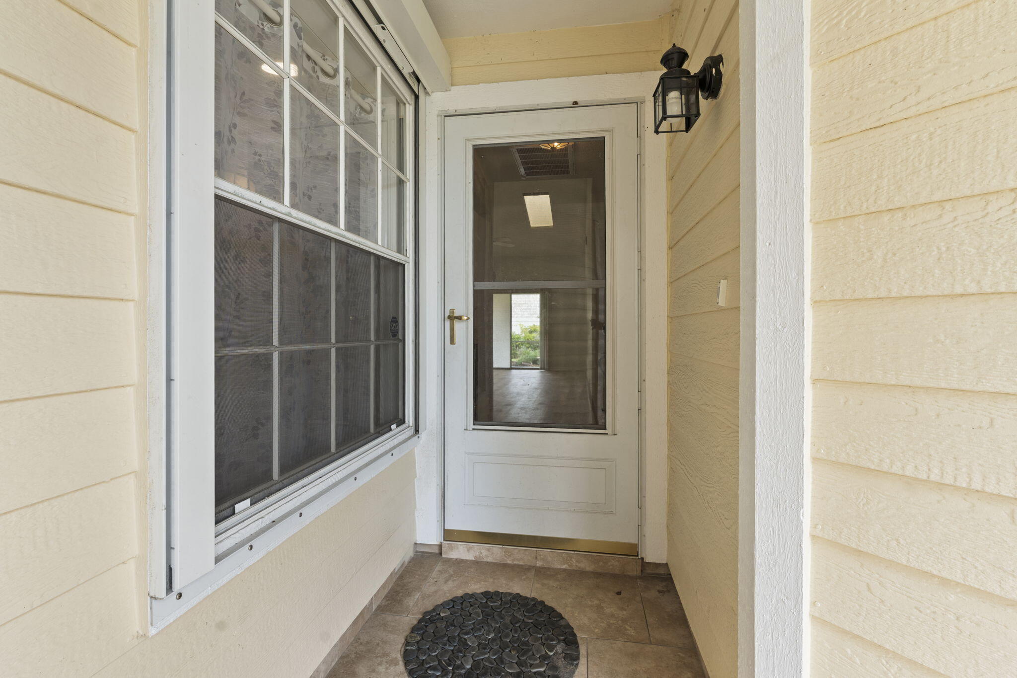 538 9th Place Property Photo 4