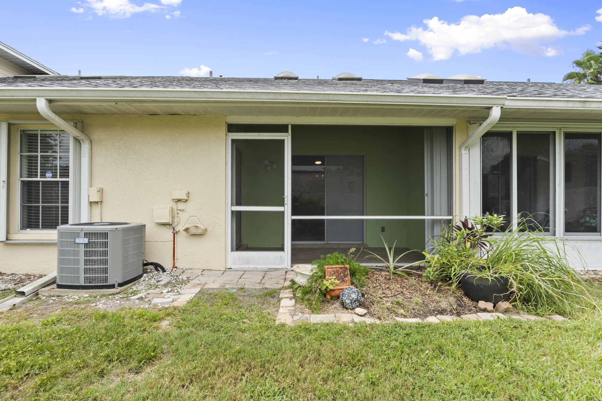 538 9th Place Property Photo 6