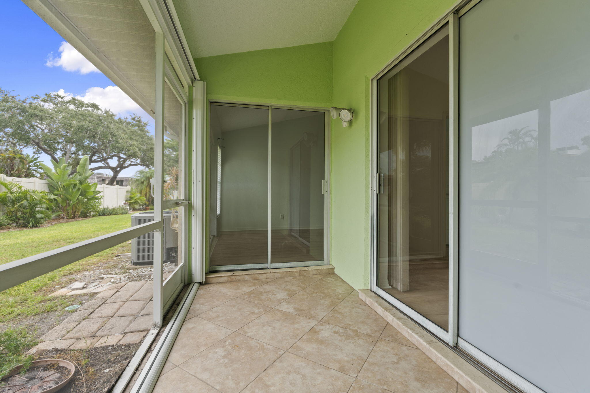 538 9th Place Property Photo 8