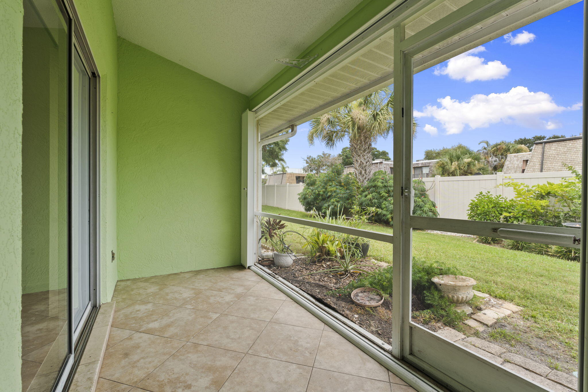 538 9th Place Property Photo 9