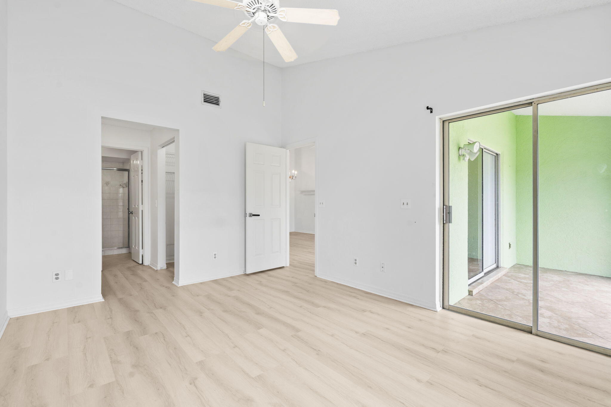538 9th Place Property Photo 13